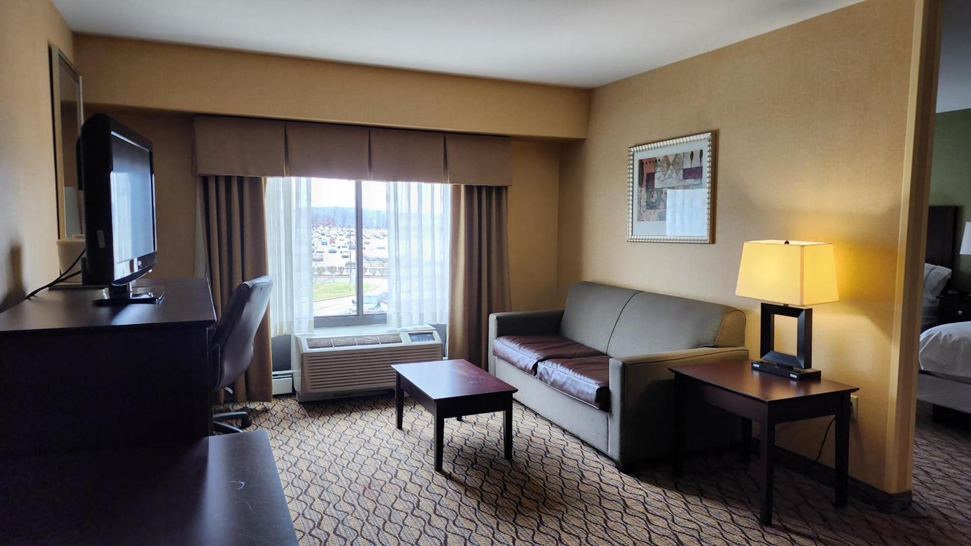 Wingate by Wyndham Kittanning photo 38
