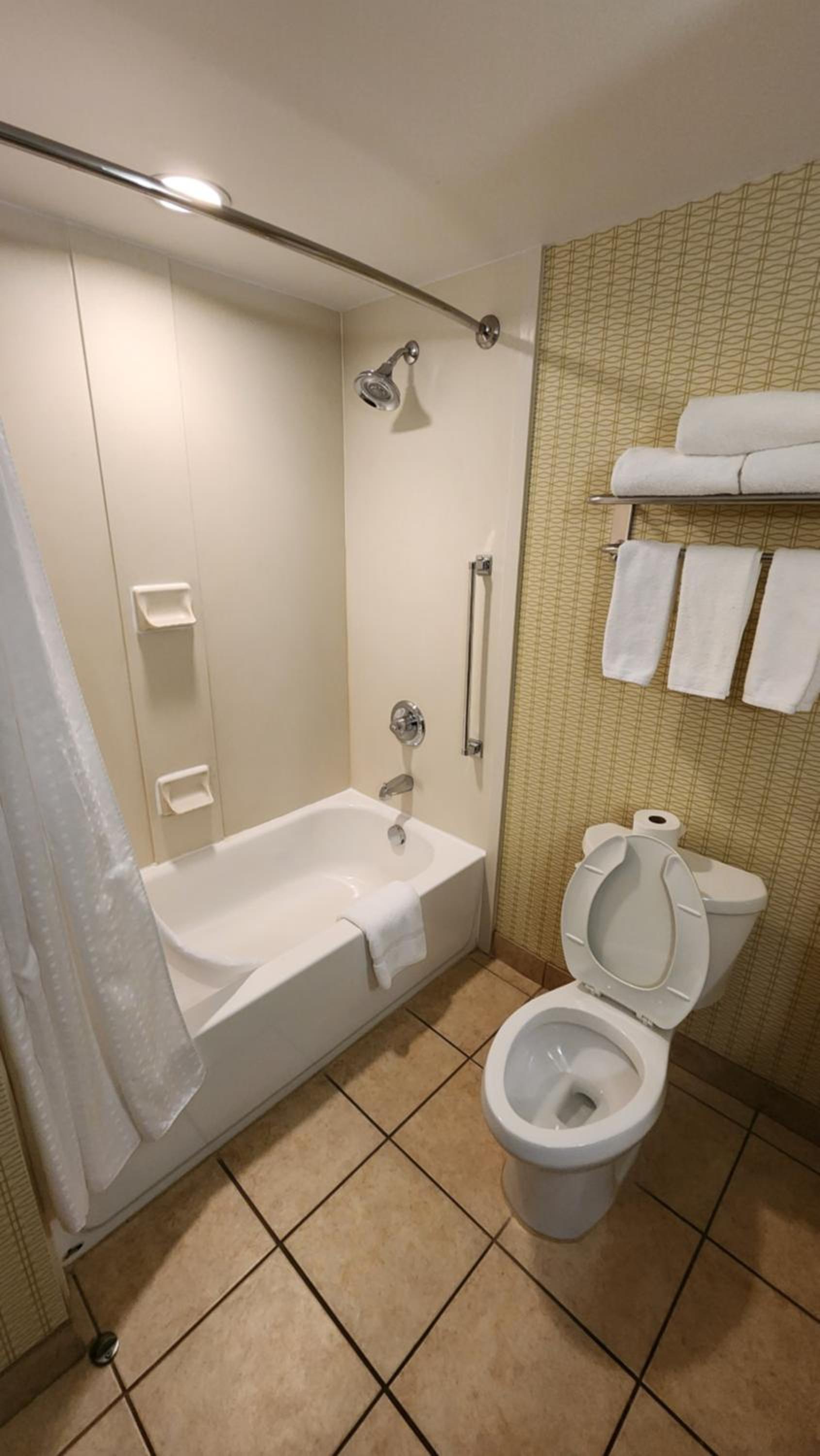 Wingate by Wyndham Kittanning photo 8