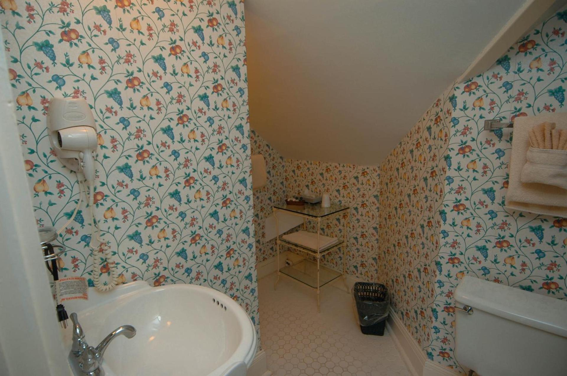 Apple Tree Inn photo 94