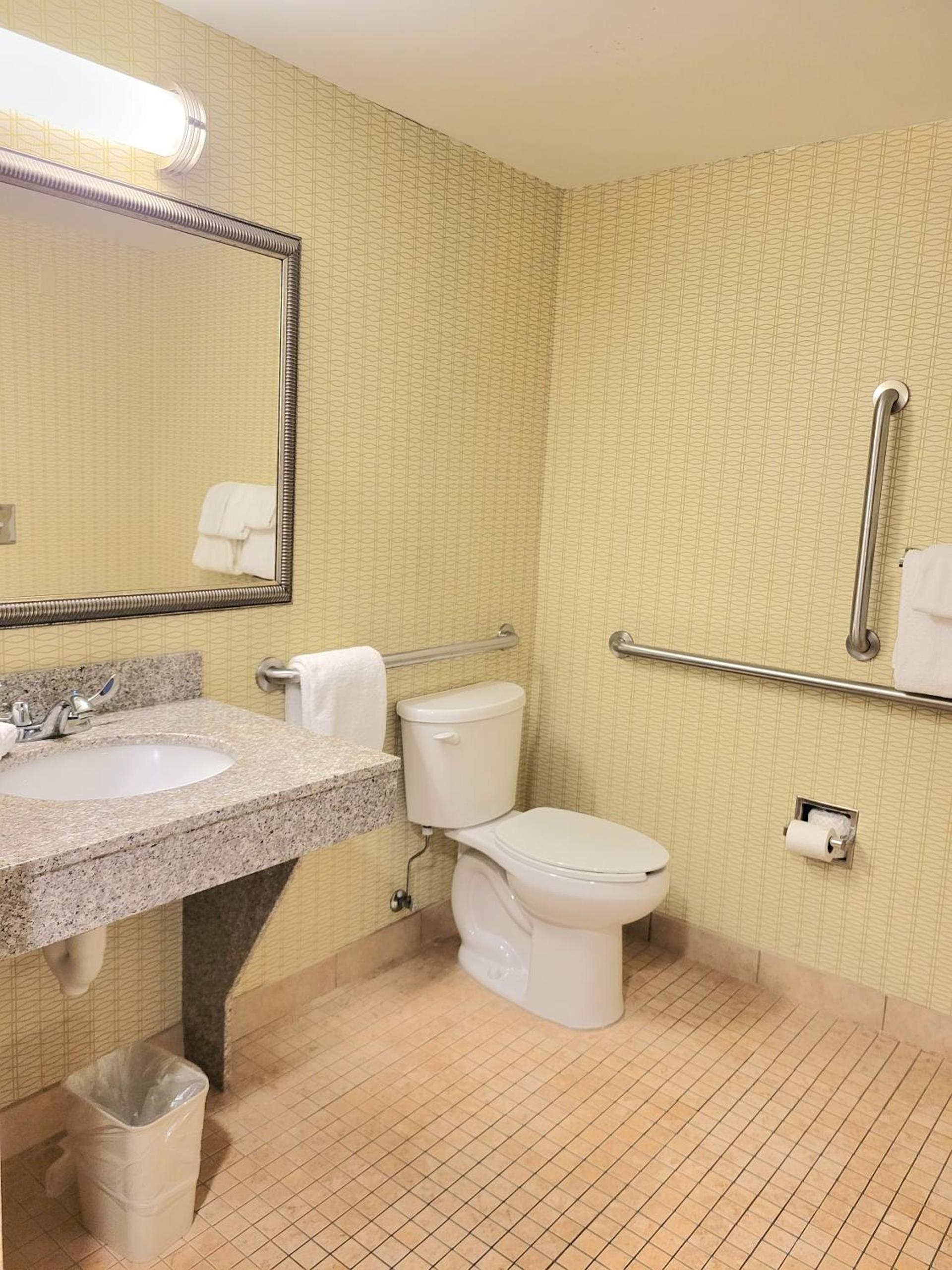 Wingate by Wyndham Kittanning photo 10