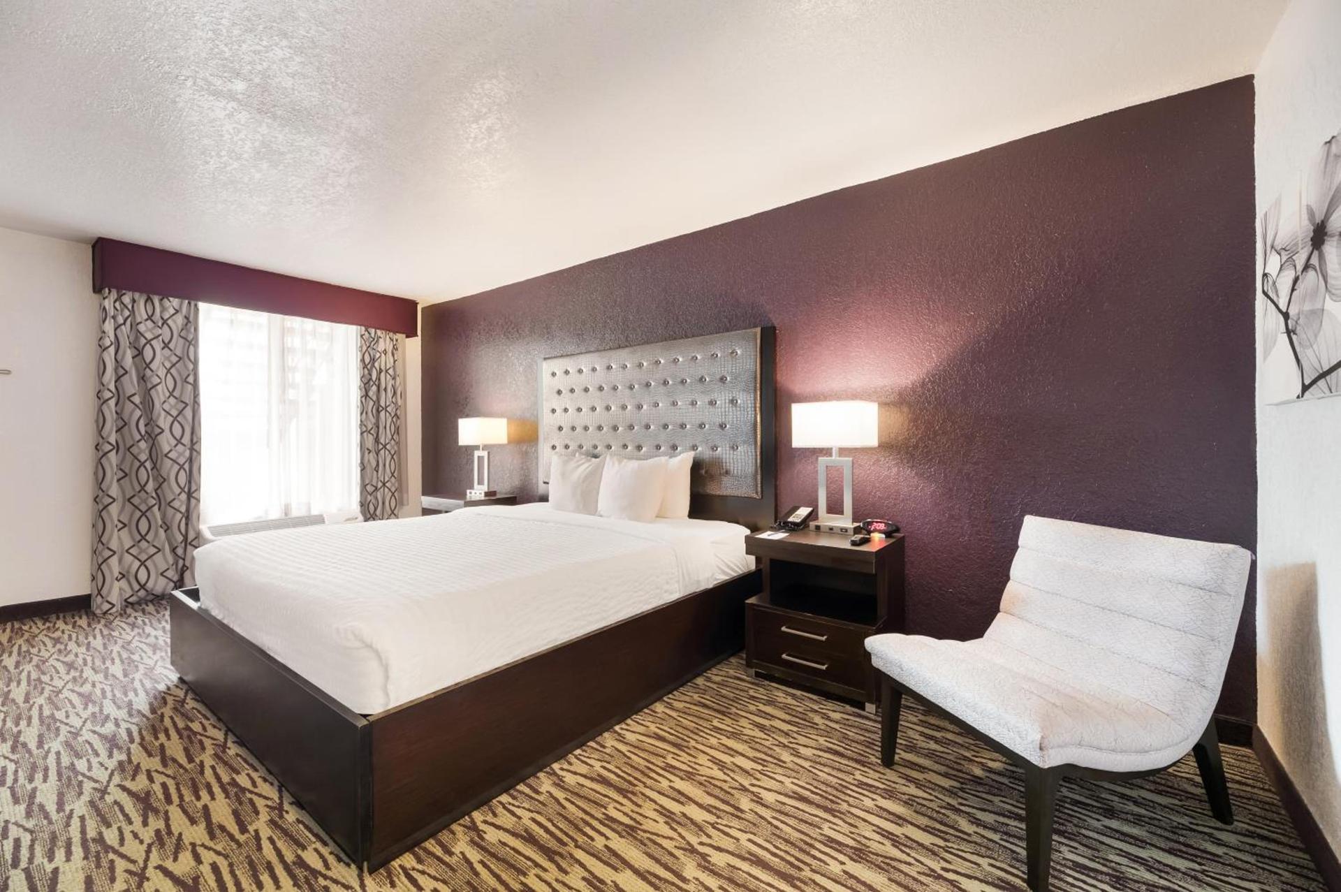 Clarion Inn & Suites Across From Universal Orlando Resort photo 50