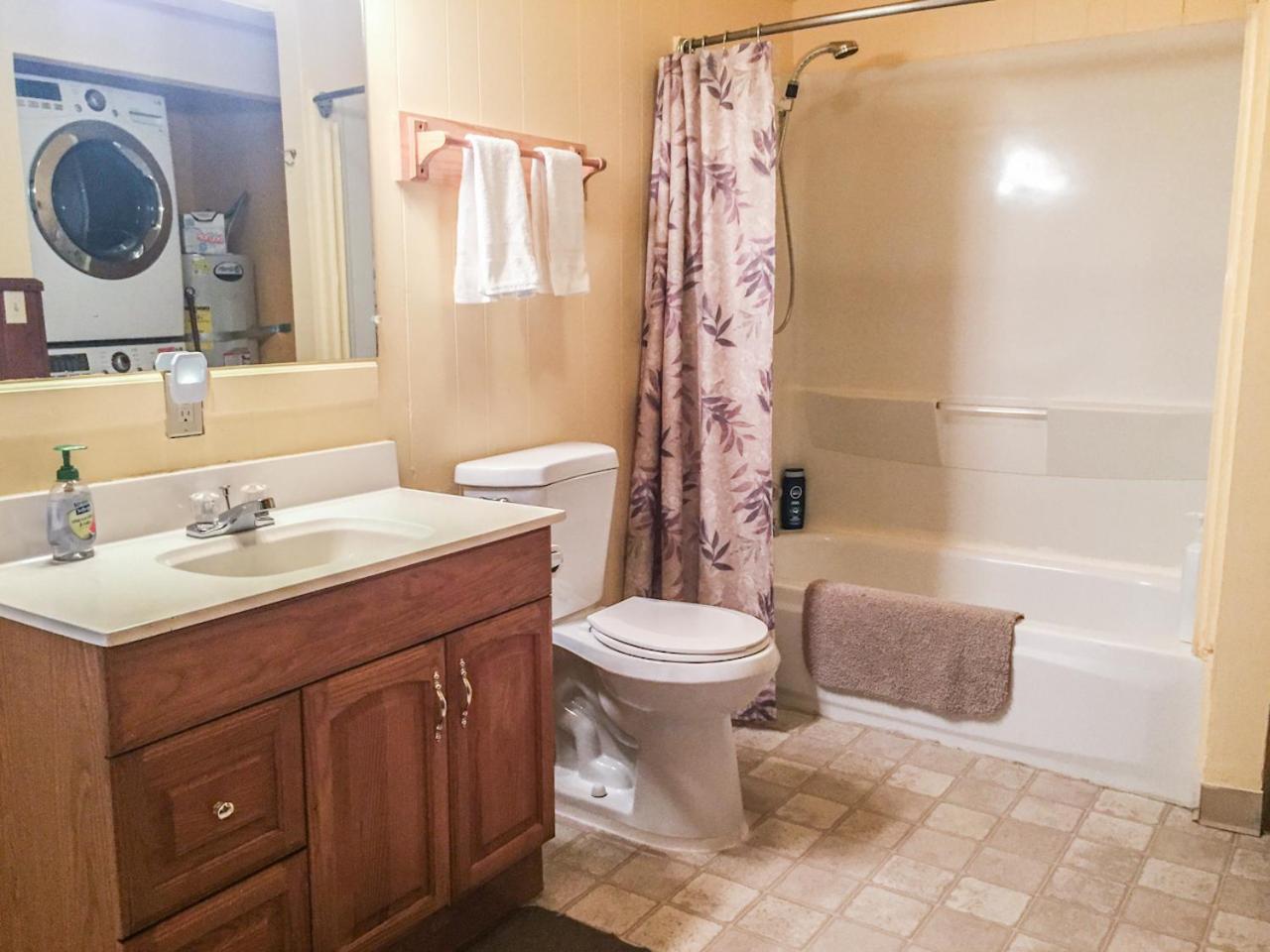 Brown & Hawkins Historical Apartments photo 29