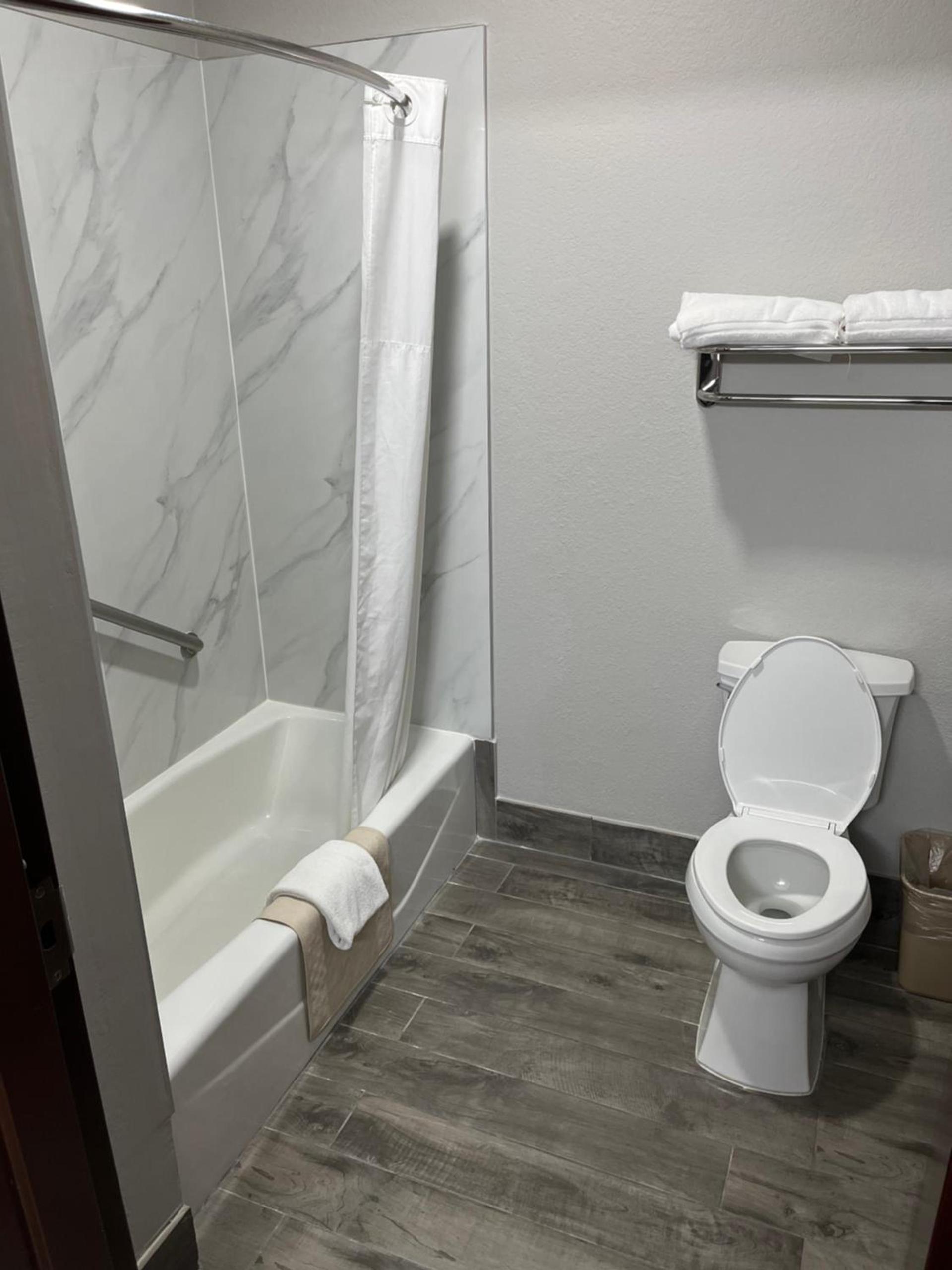 Lea County Inn photo 3