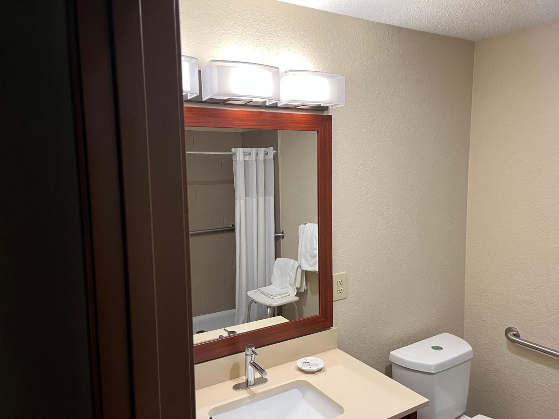 Wingate by Wyndham Clearfield photo 28