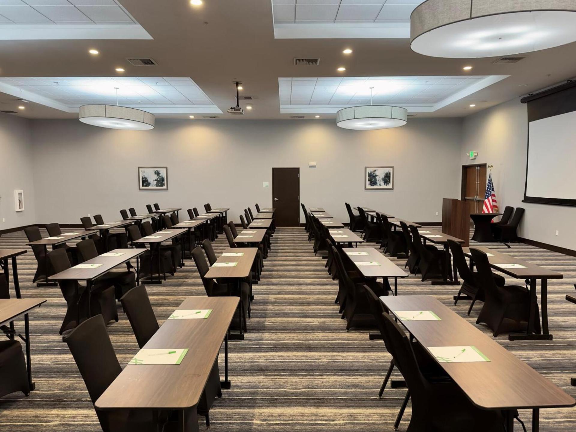 Holiday Inn Carlsbad/San Diego by IHG photo 31