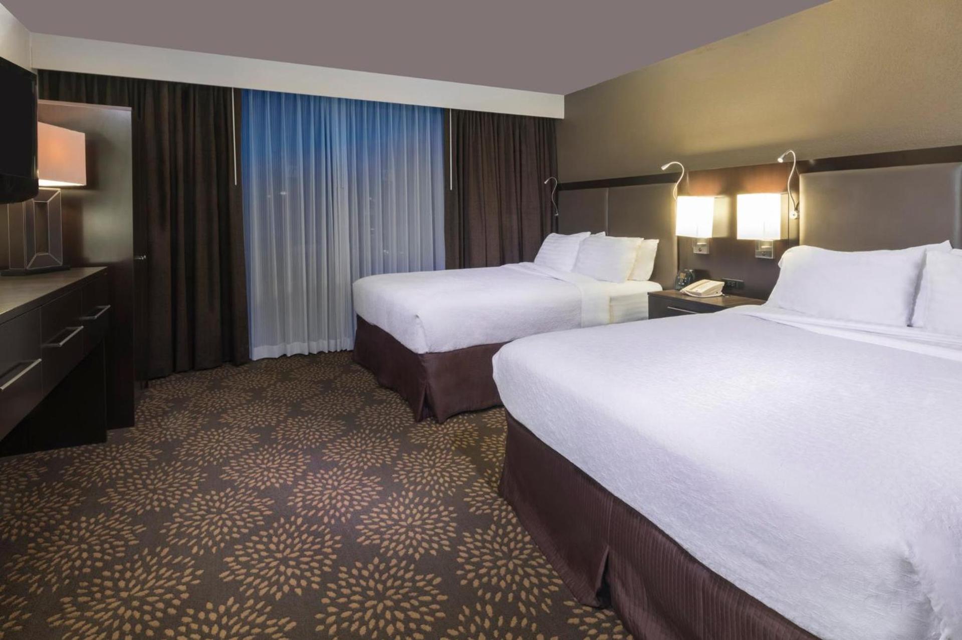 Holiday Inn and Suites Phoenix Airport North by IHG photo 51