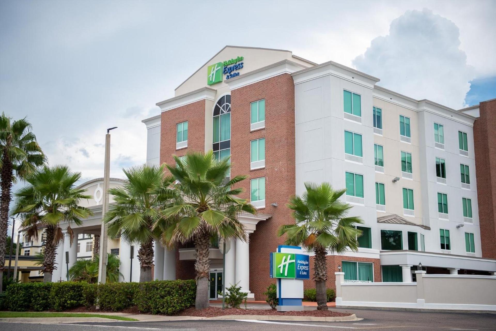 Holiday Inn Express Hotel & Suites Chaffee - Jacksonville West by IHG photo 1