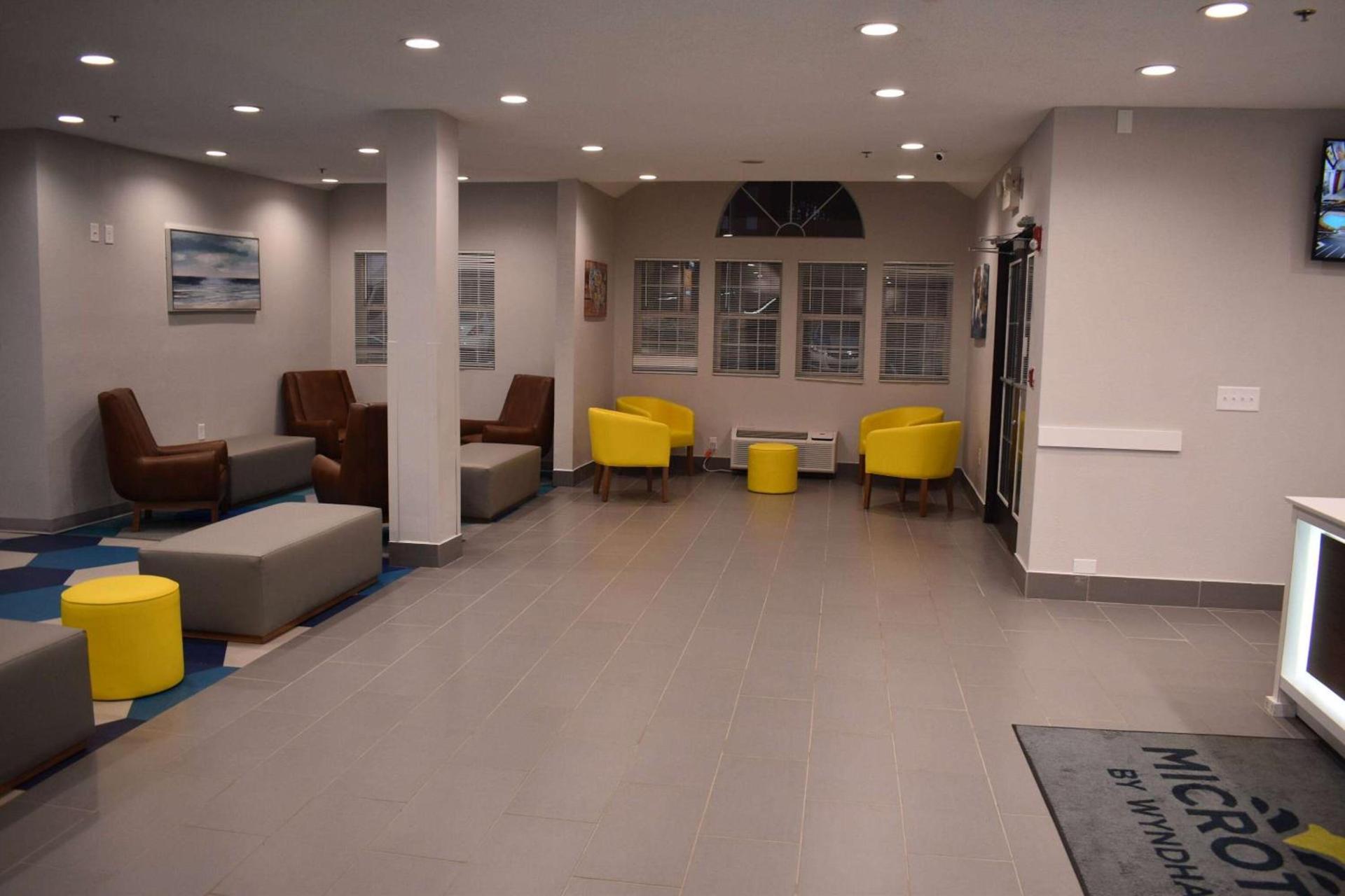 Microtel Inn & Suites by Wyndham Stockbridge/Atlanta I-75 photo 6
