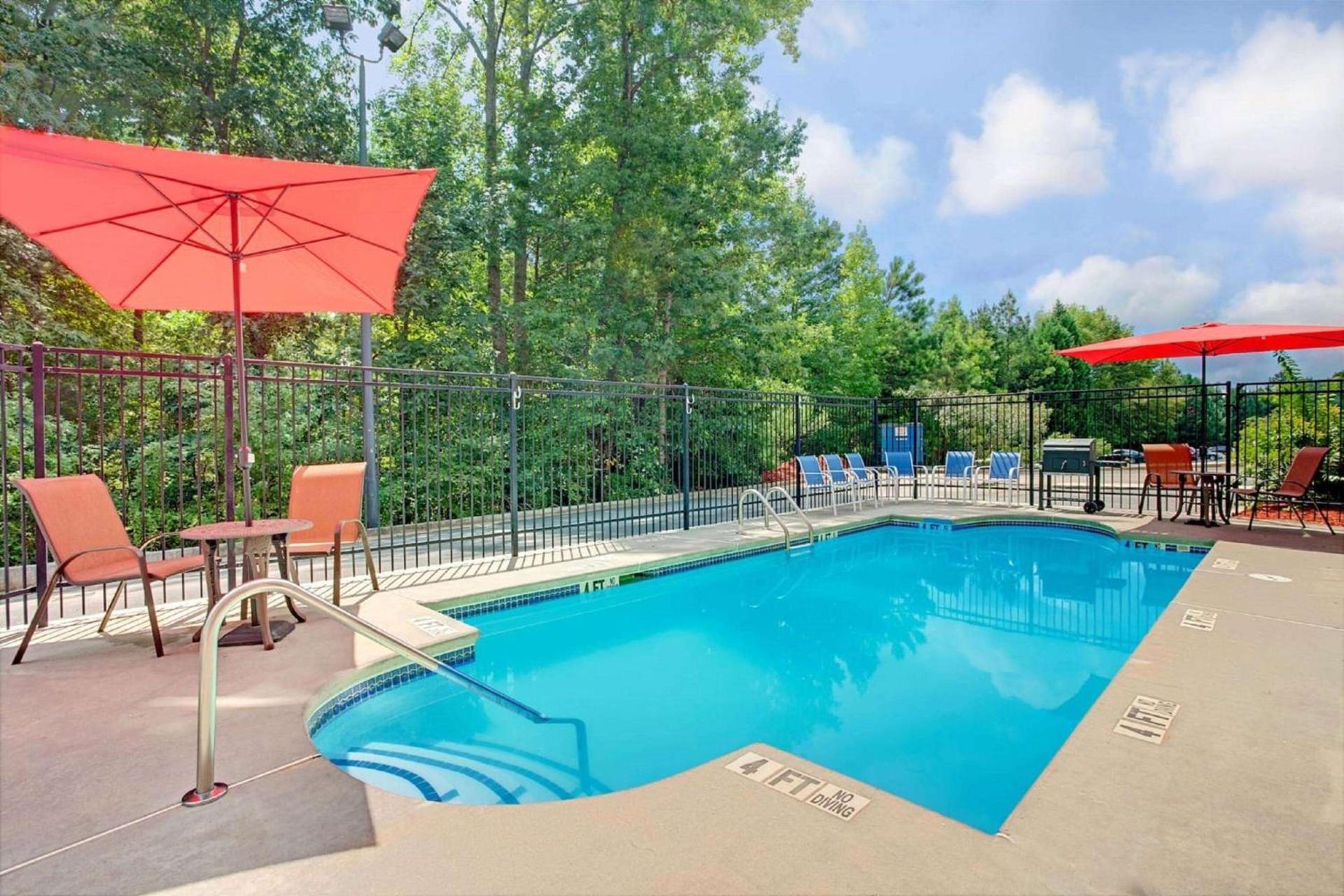 Microtel Inn & Suites by Wyndham Stockbridge/Atlanta I-75 photo 9