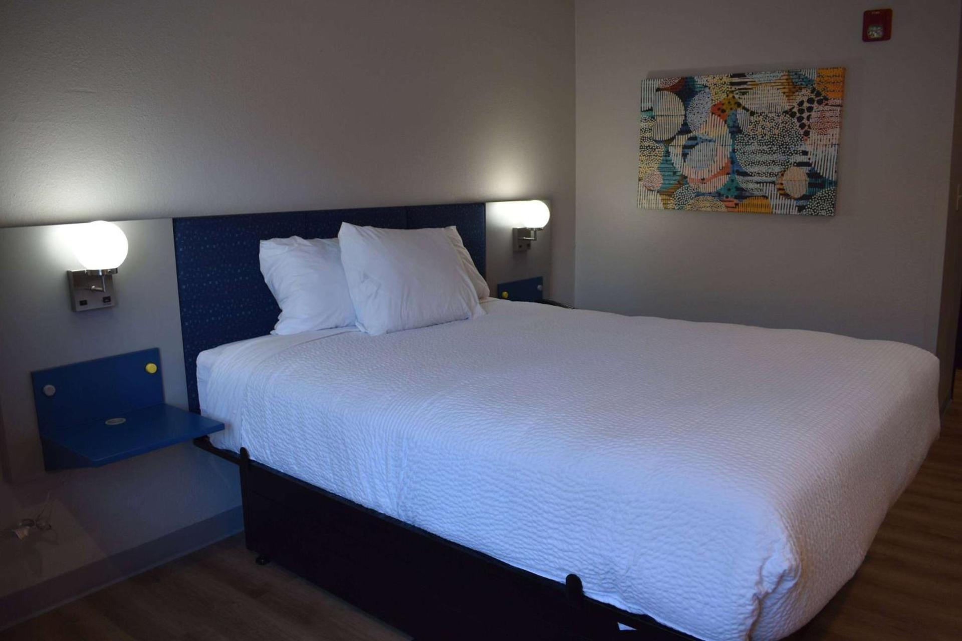 Microtel Inn & Suites by Wyndham Stockbridge/Atlanta I-75 photo 17