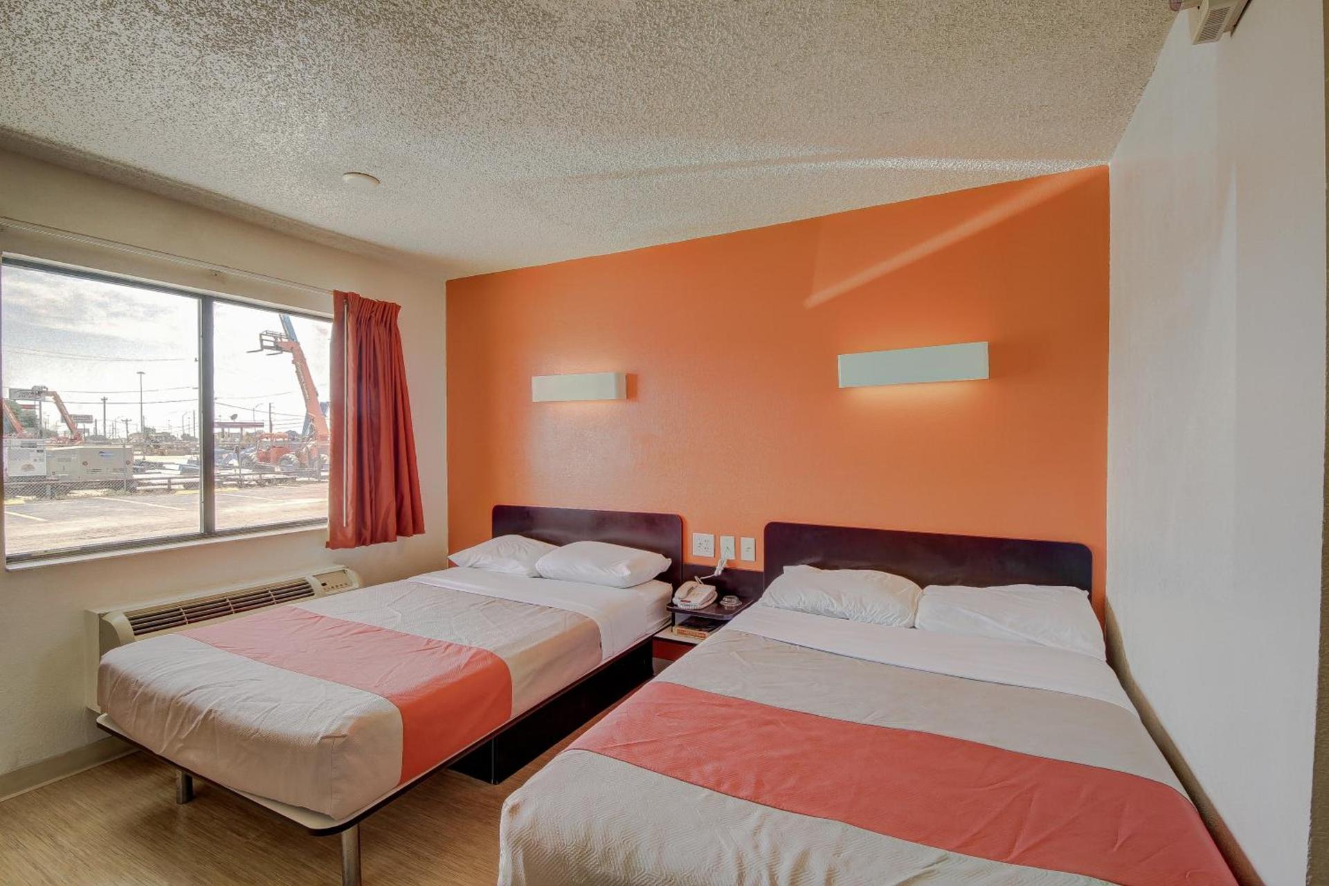 Motel 6-San Antonio, TX - Fort Sam Houston photo 22