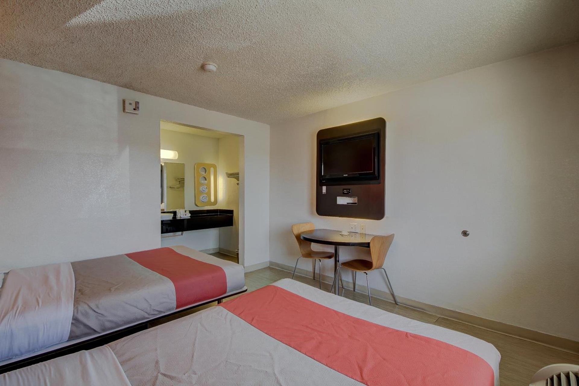 Motel 6-San Antonio, TX - Fort Sam Houston photo 25