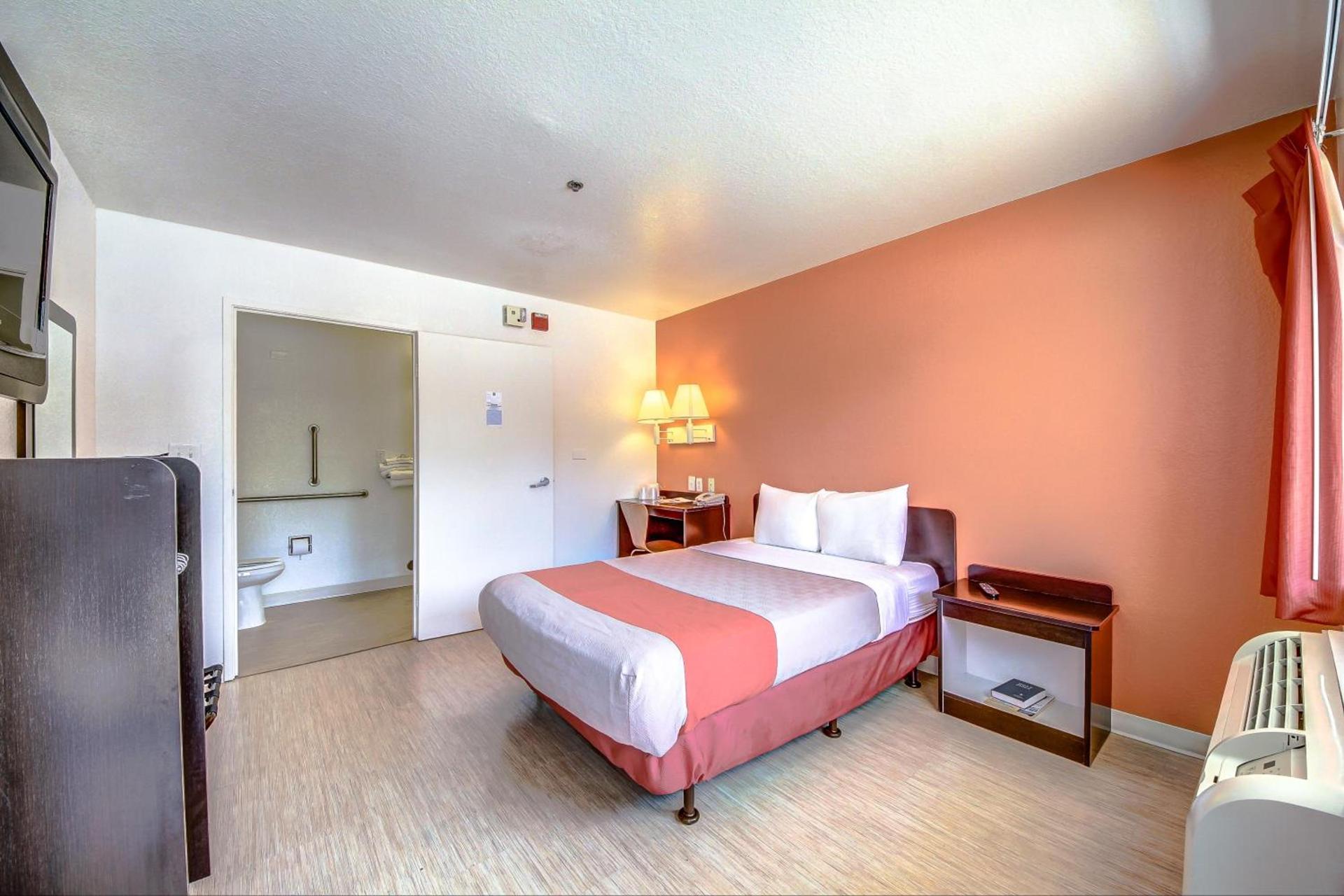 Motel 6 San Antonio, Tx Six Flags Fiesta TX - La Cantera Area photo 8