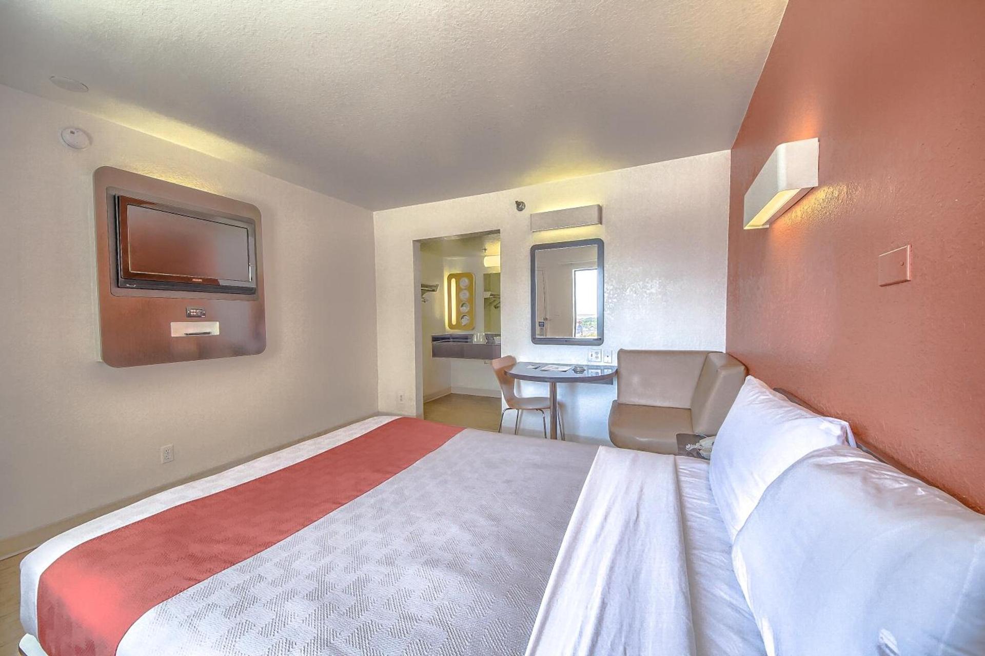 Motel 6 San Antonio, Tx Six Flags Fiesta TX - La Cantera Area photo 27