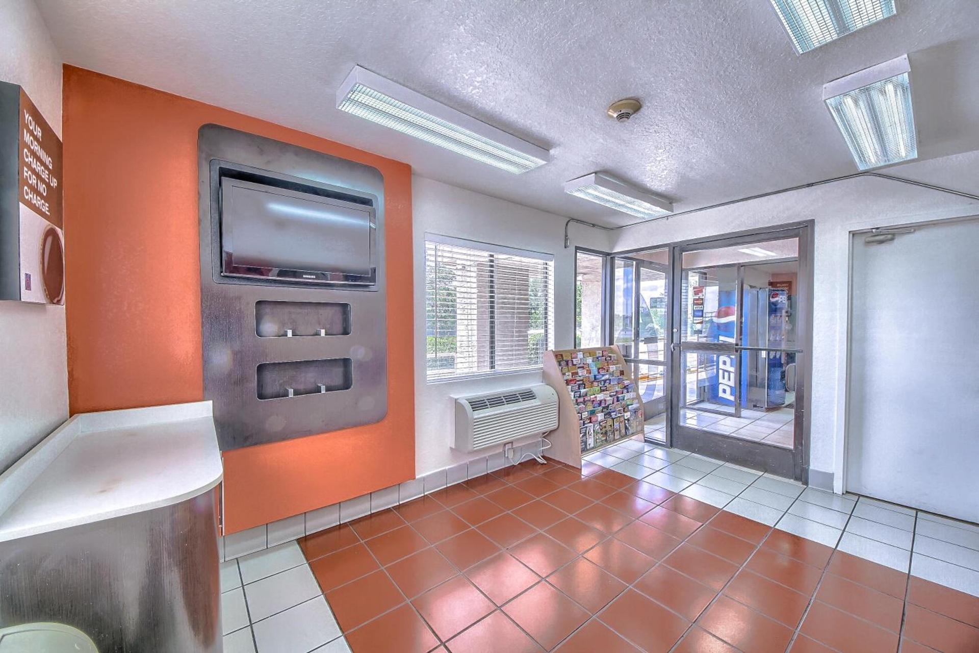 Motel 6 San Antonio, Tx Six Flags Fiesta TX - La Cantera Area photo 31