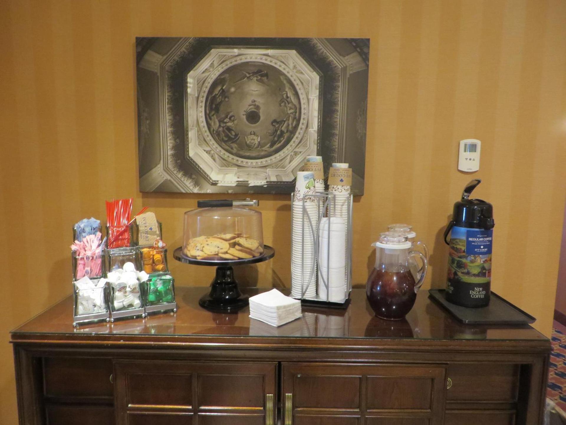 Ivy Court Inn and Suites photo 29