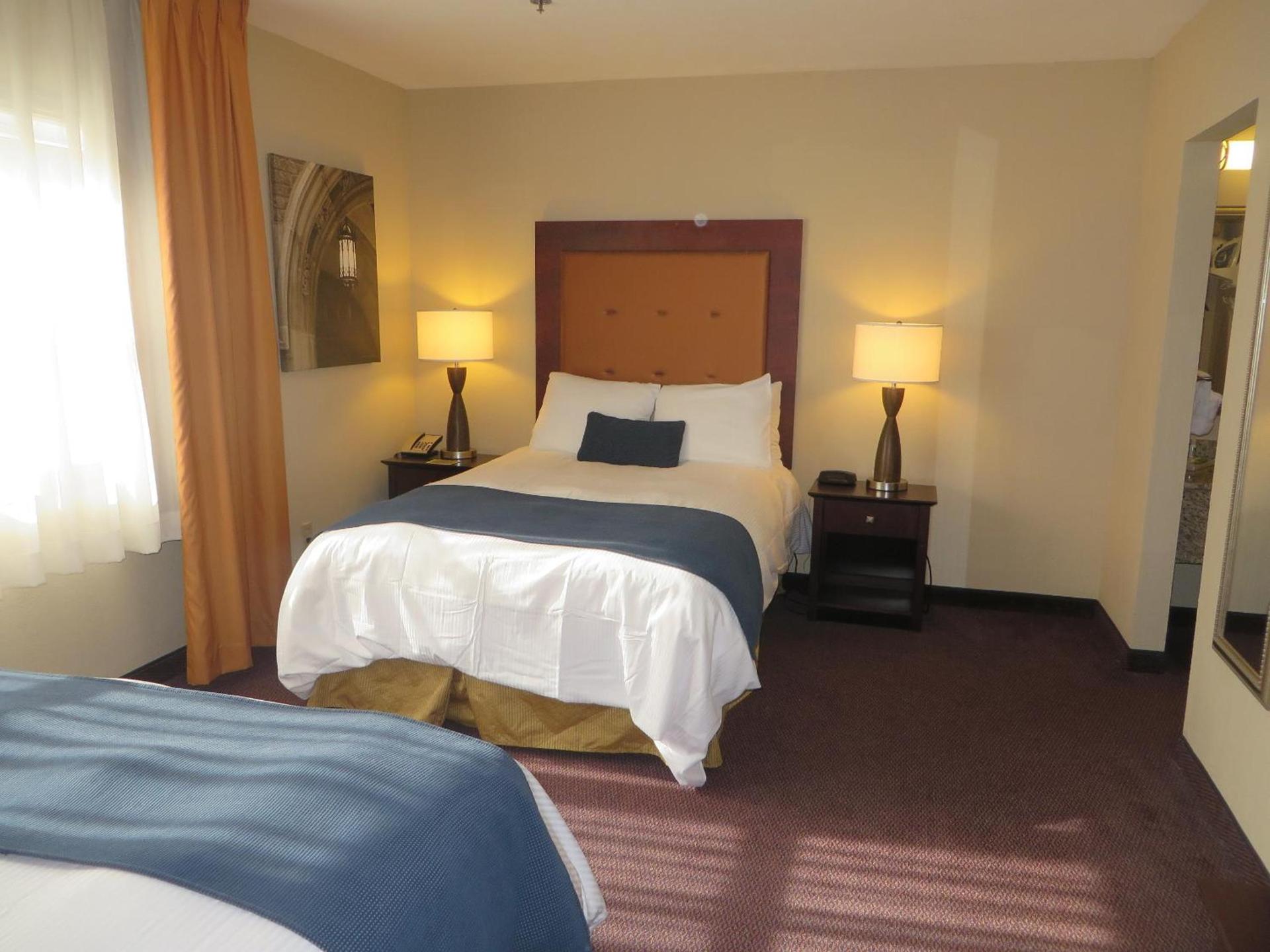 Ivy Court Inn and Suites photo 31