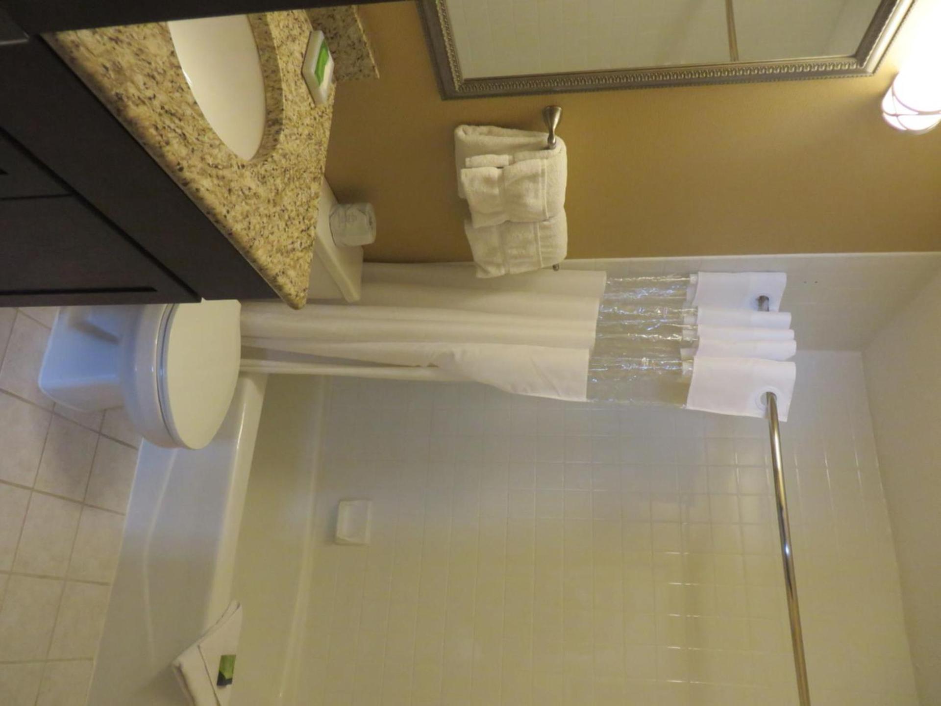 Ivy Court Inn and Suites photo 39