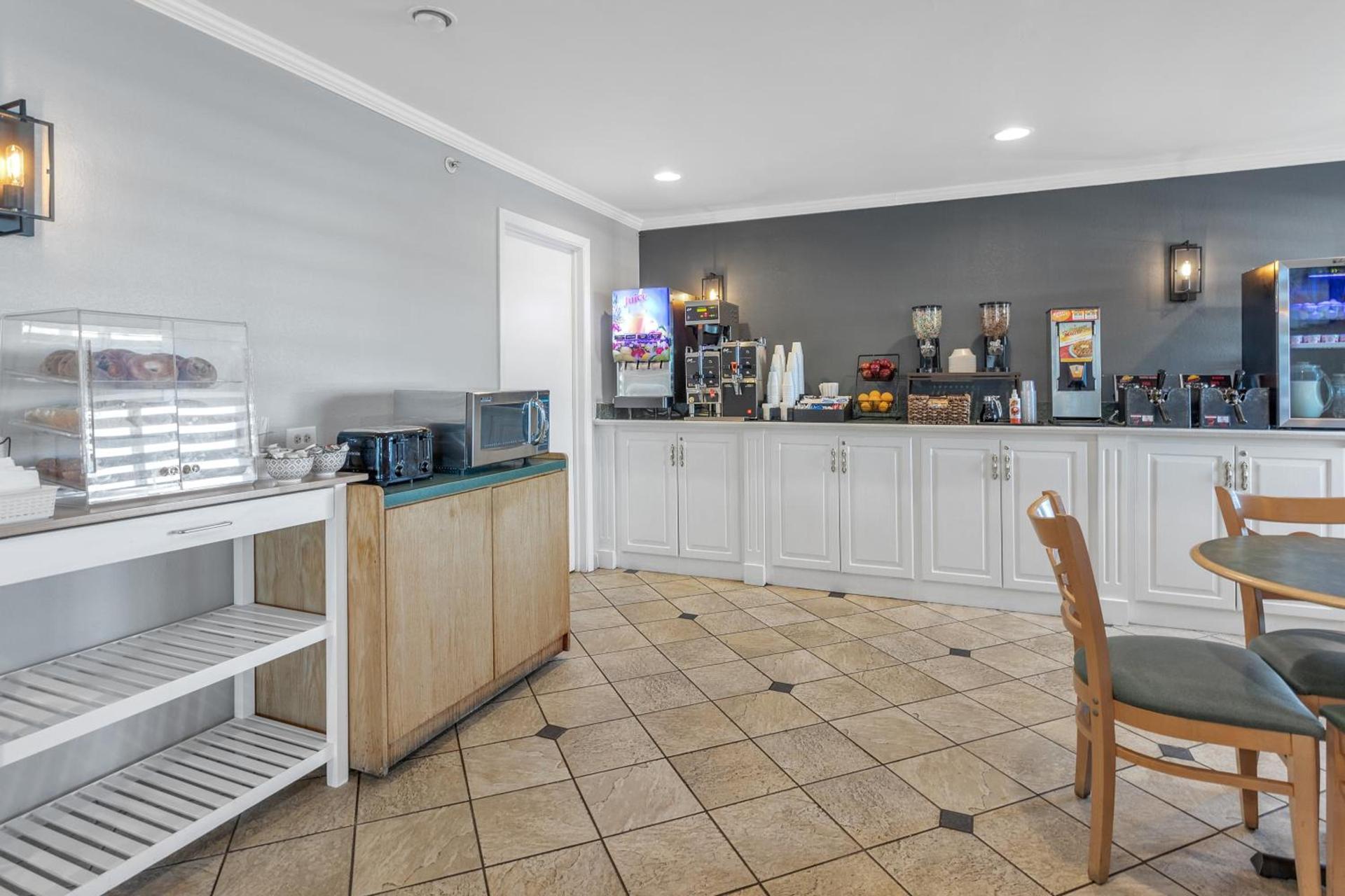 La Quinta Inn by Wyndham Cleveland Independence photo 16