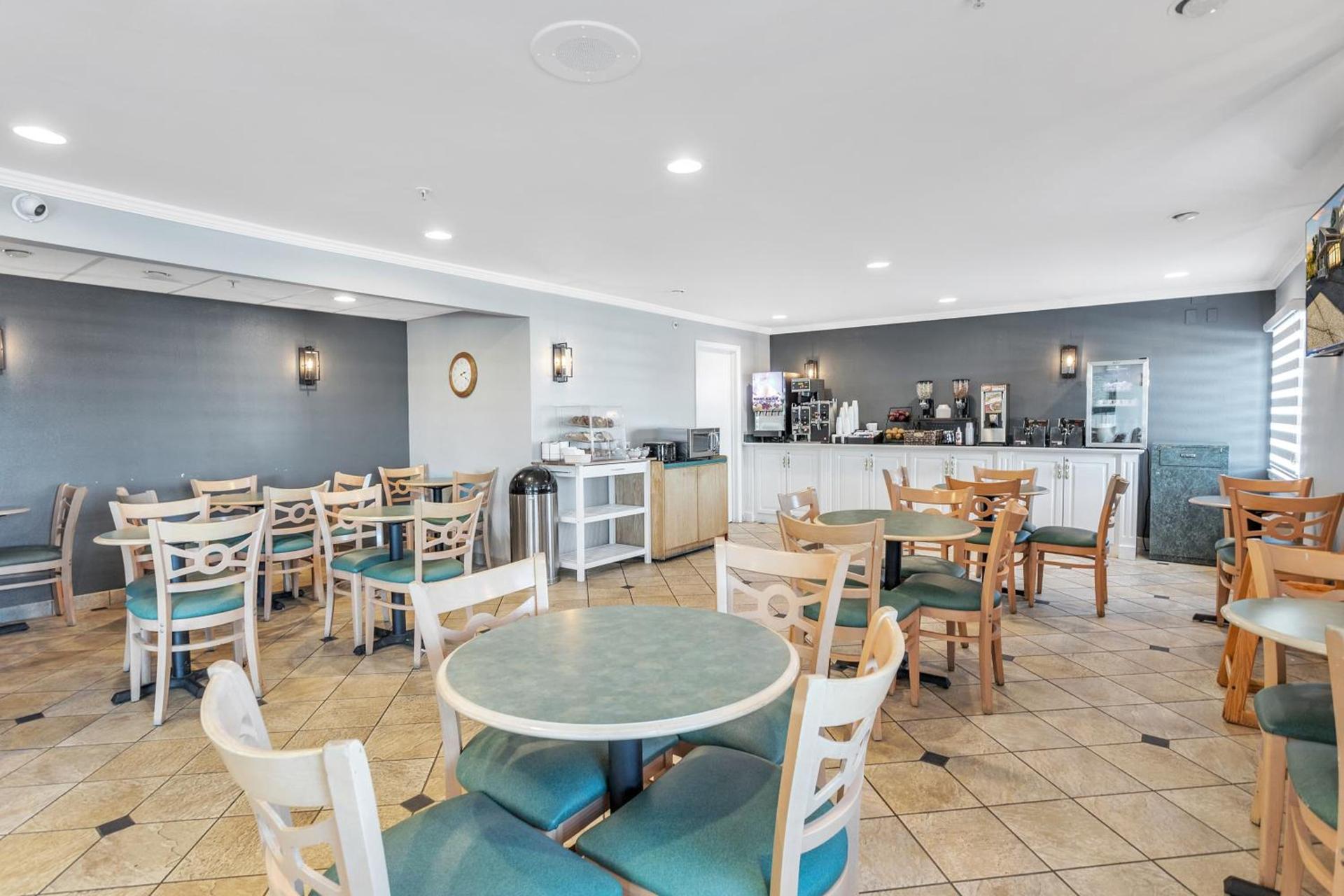 La Quinta Inn by Wyndham Cleveland Independence photo 18