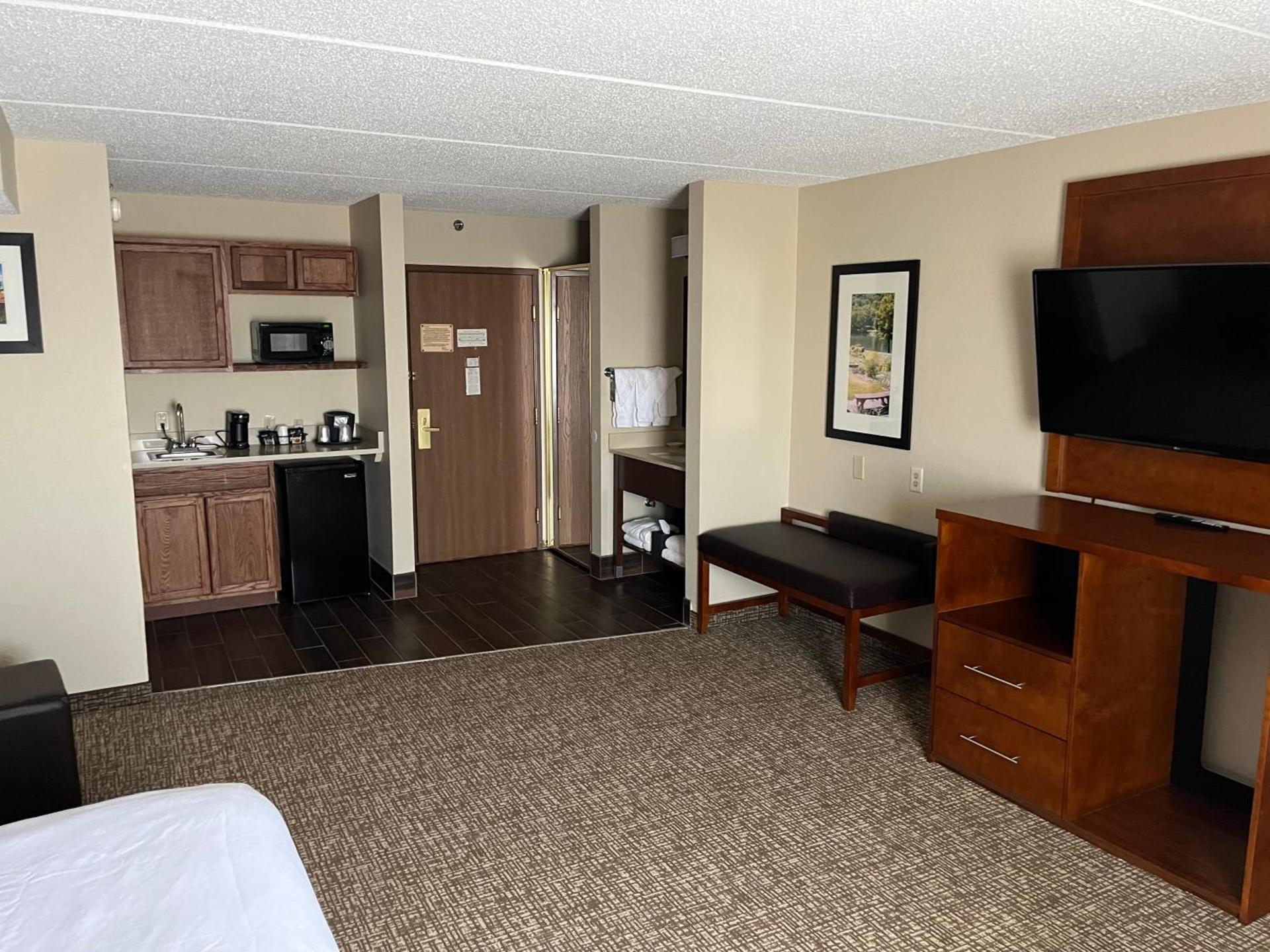Wingate by Wyndham Clearfield photo 37
