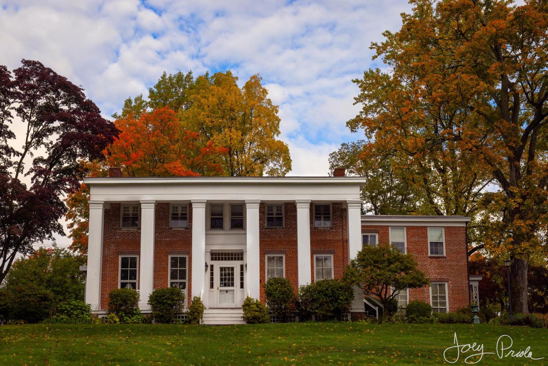 Cromwell Manor Inn photo 1