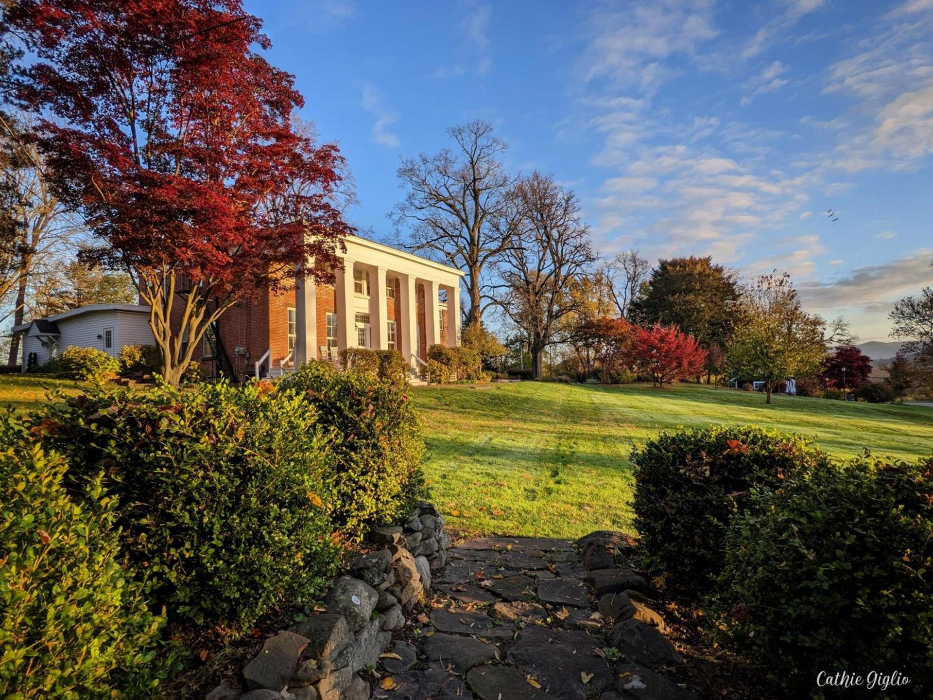 Cromwell Manor Inn photo 14