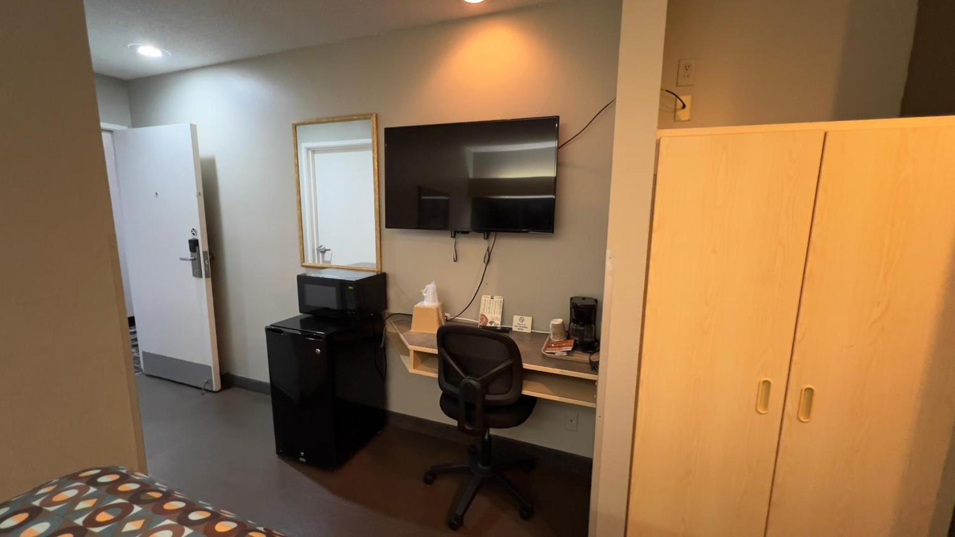 America's Best Value Inn and Suites - Jackson photo 14