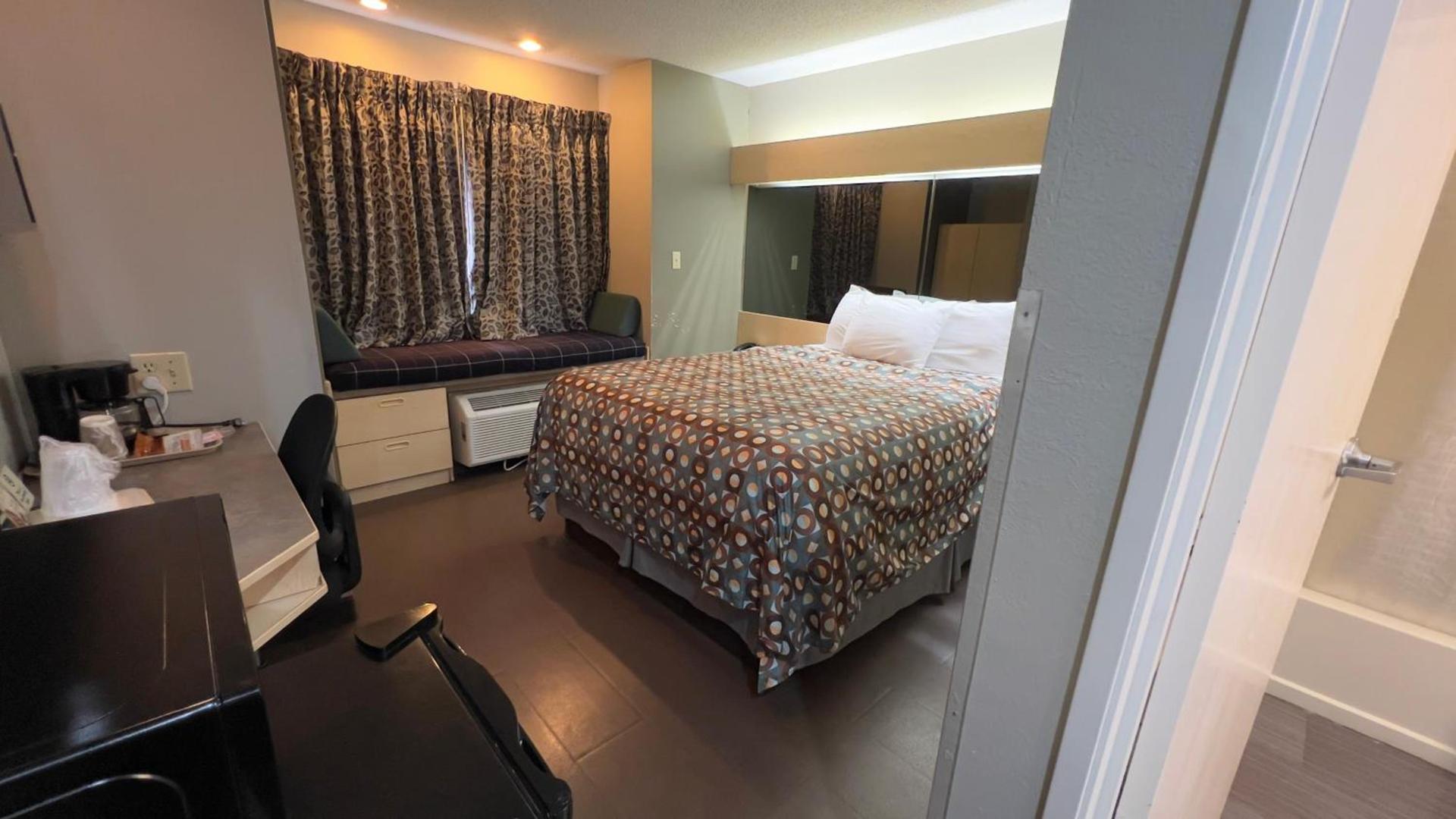 America's Best Value Inn and Suites - Jackson photo 13