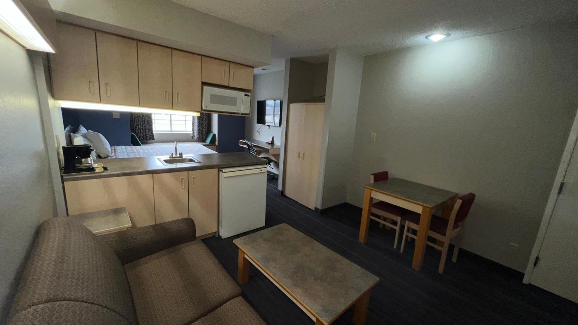 America's Best Value Inn and Suites - Jackson photo 19