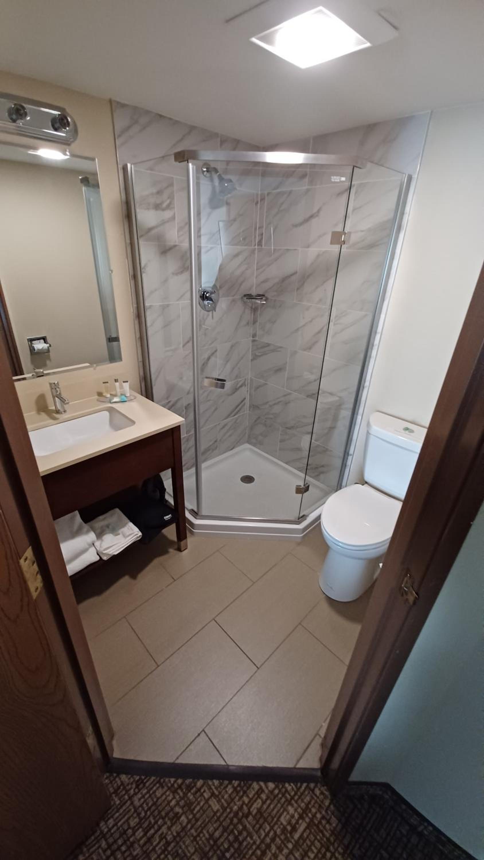 Wingate by Wyndham Pittsburgh New Stanton photo 31