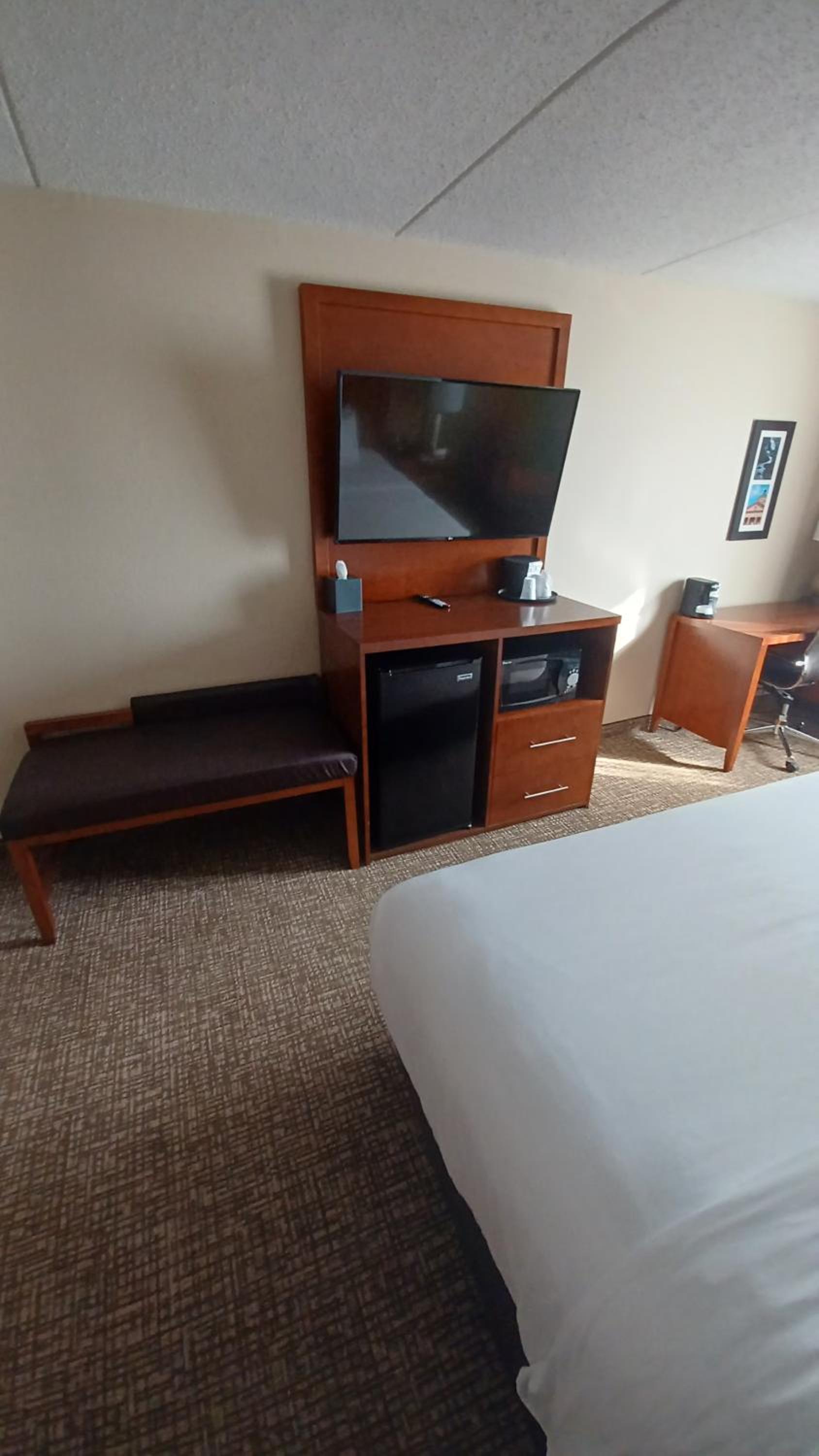 Wingate by Wyndham Pittsburgh New Stanton photo 33
