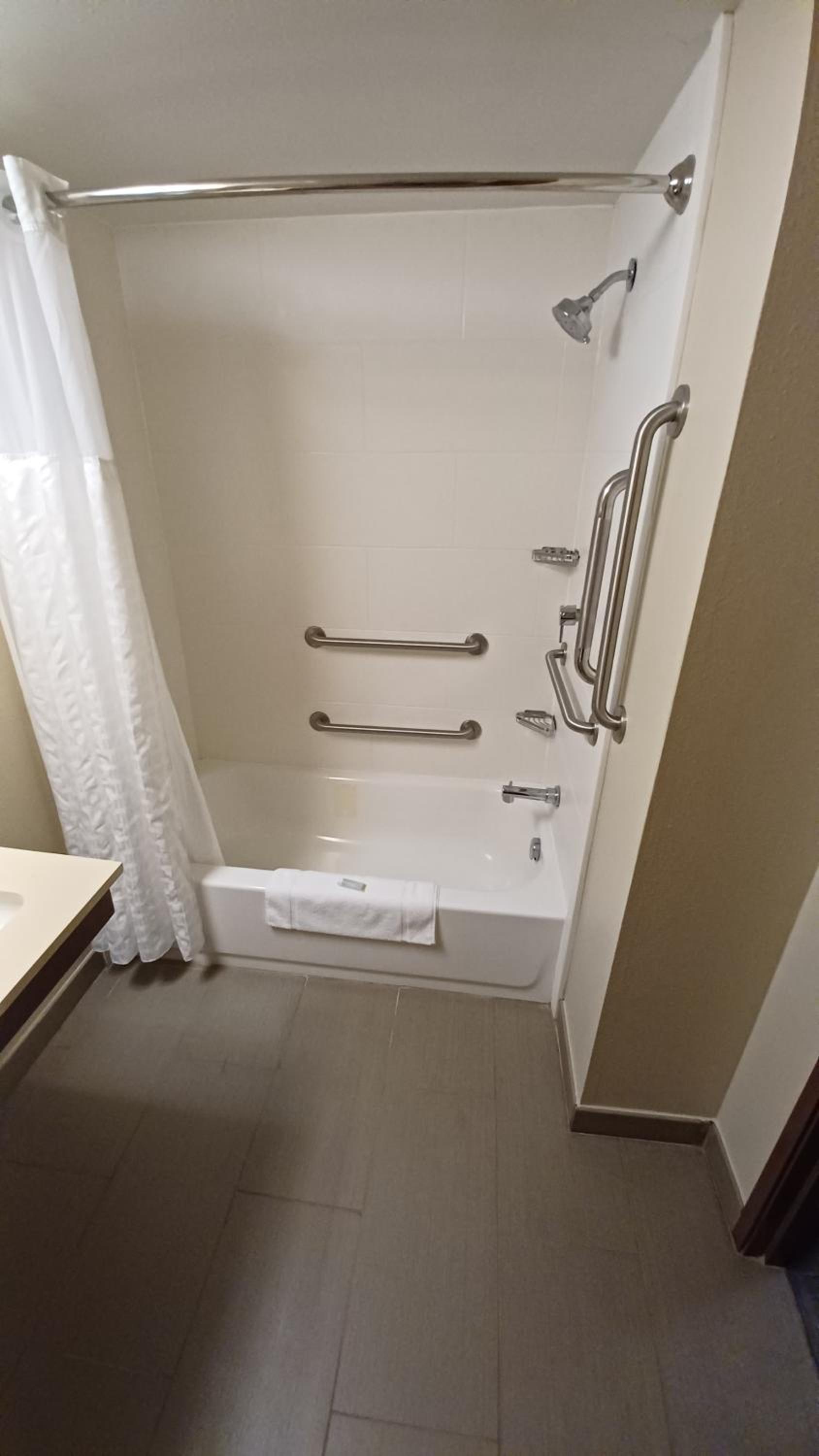 Wingate by Wyndham Pittsburgh New Stanton photo 38