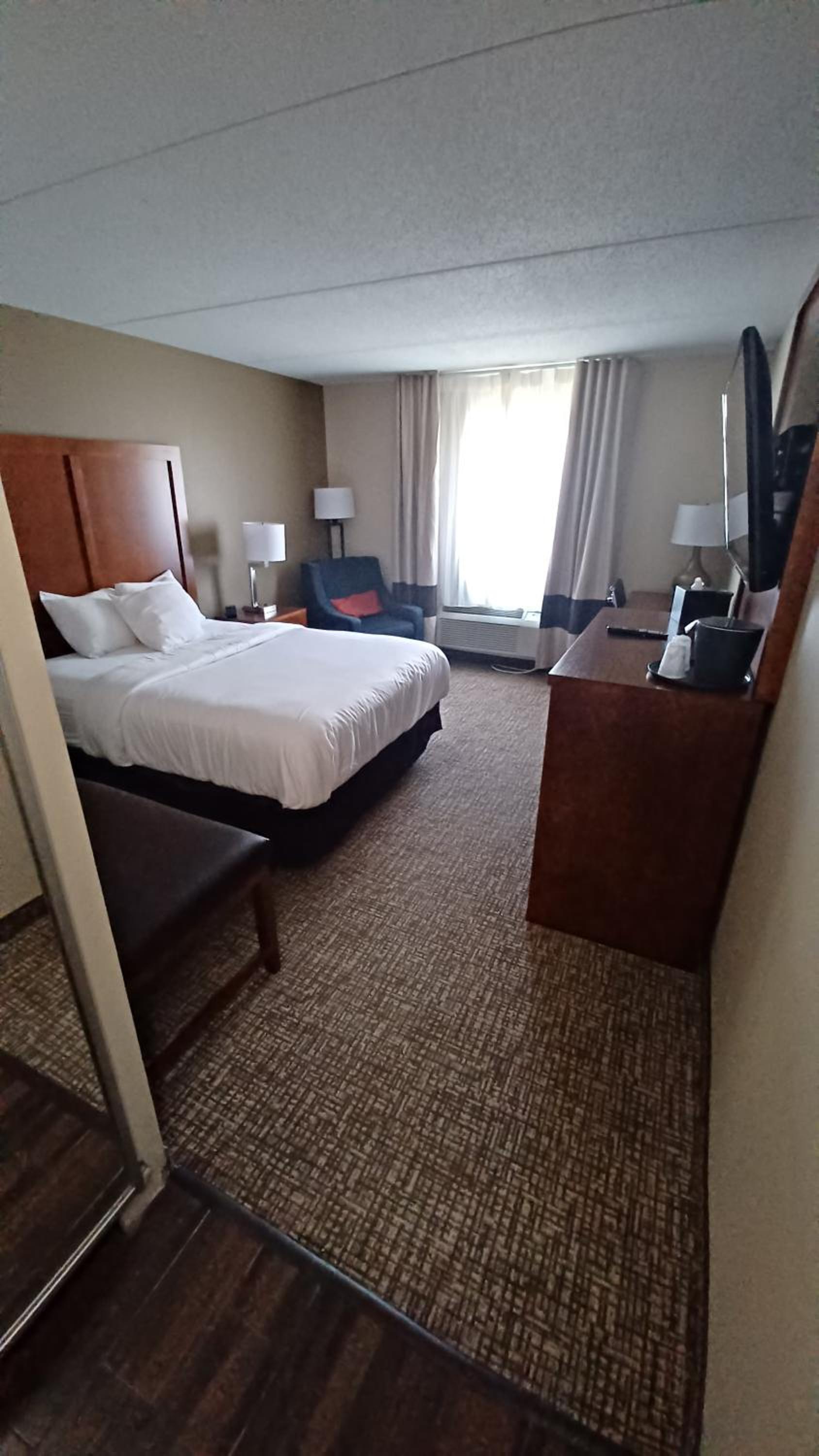 Wingate by Wyndham Pittsburgh New Stanton photo 39