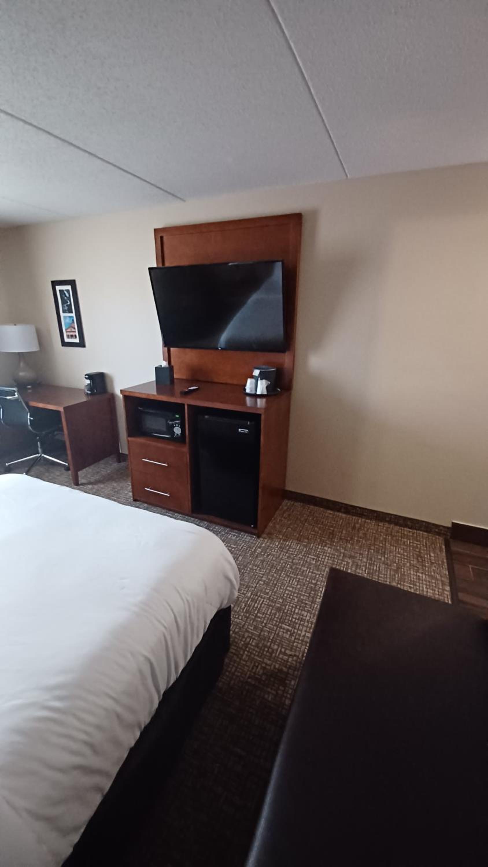 Wingate by Wyndham Pittsburgh New Stanton photo 40