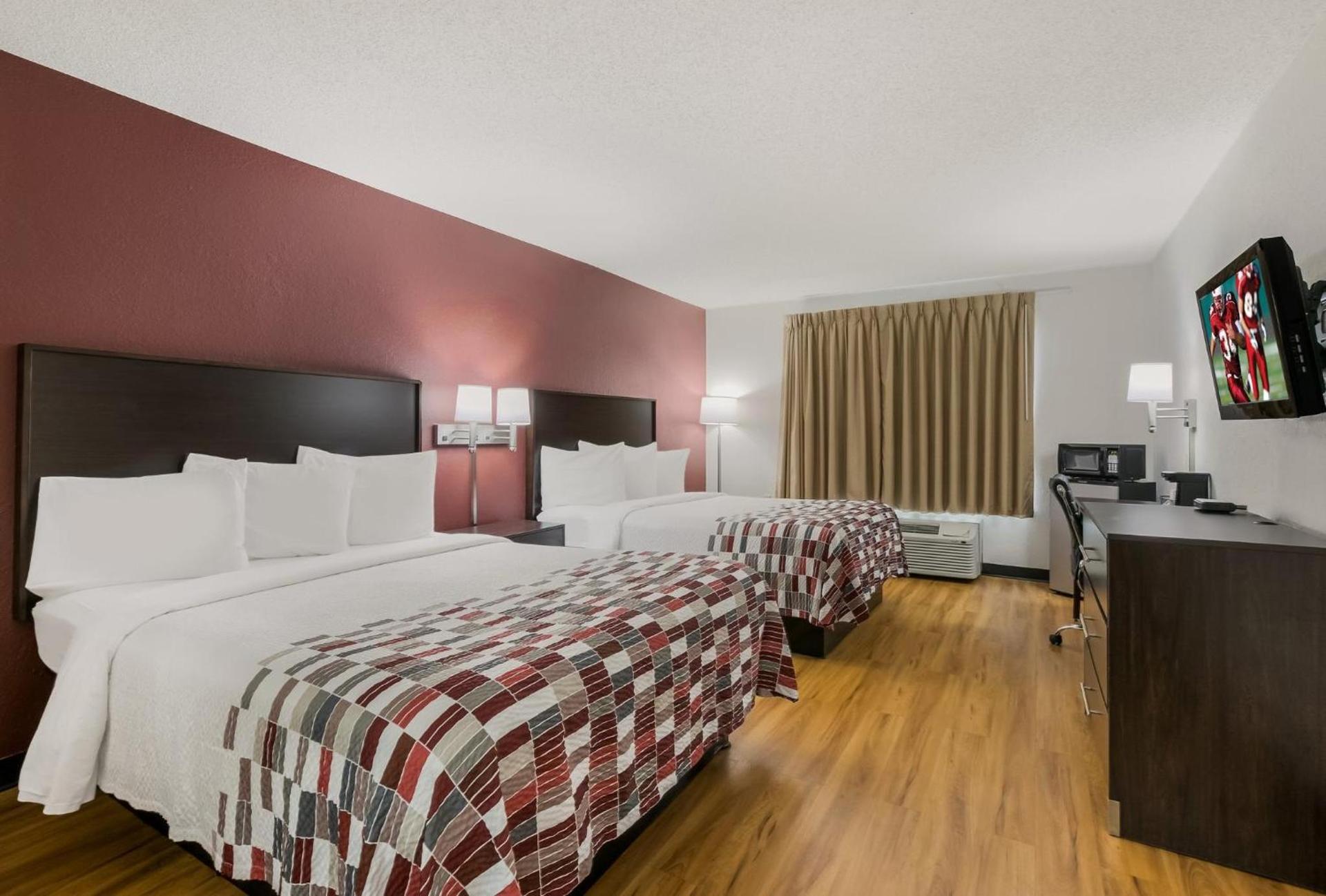 Red Roof Inn & Suites Knoxville East photo 32