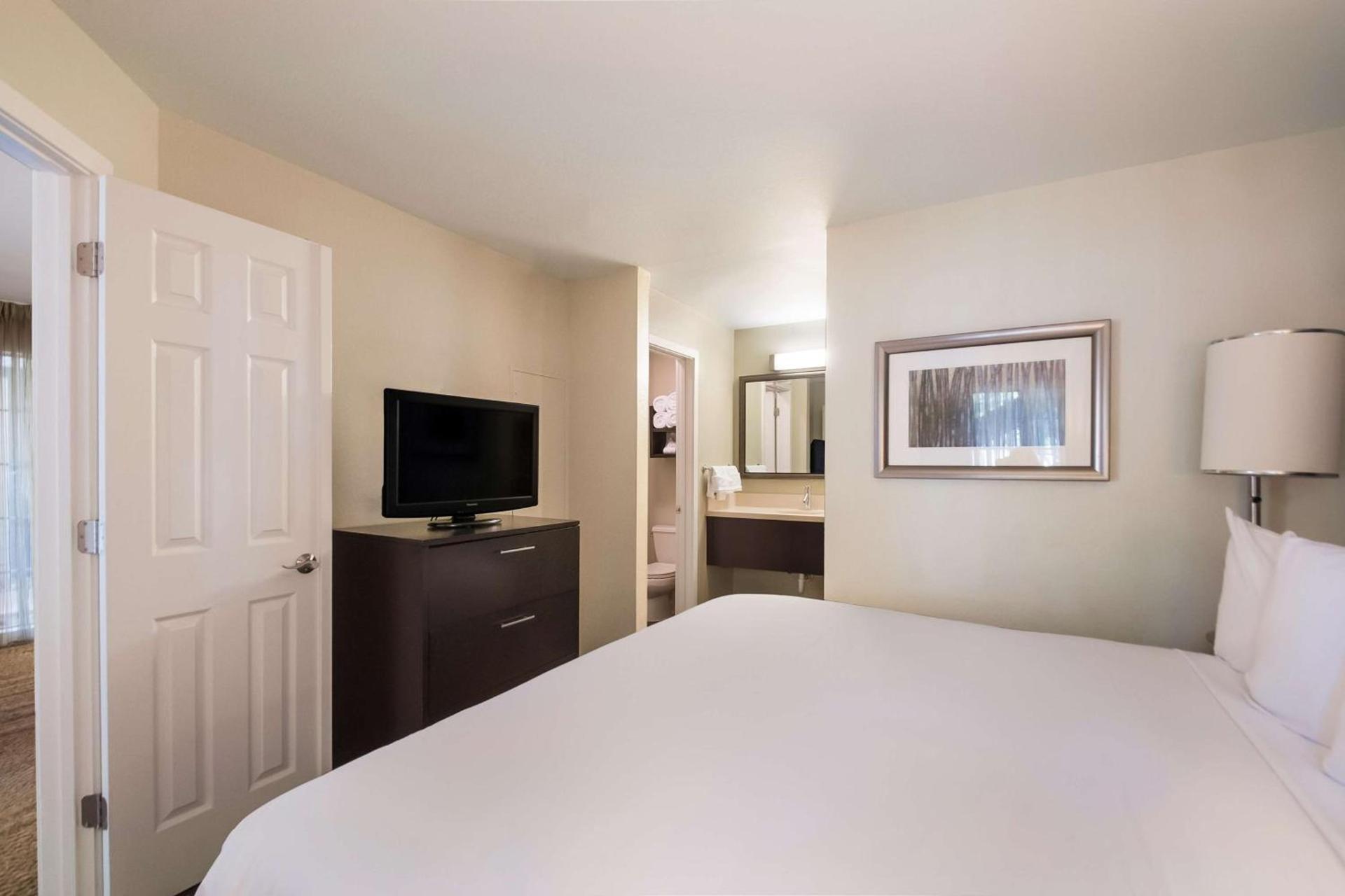 Sonesta ES Suites Dulles Airport photo 32