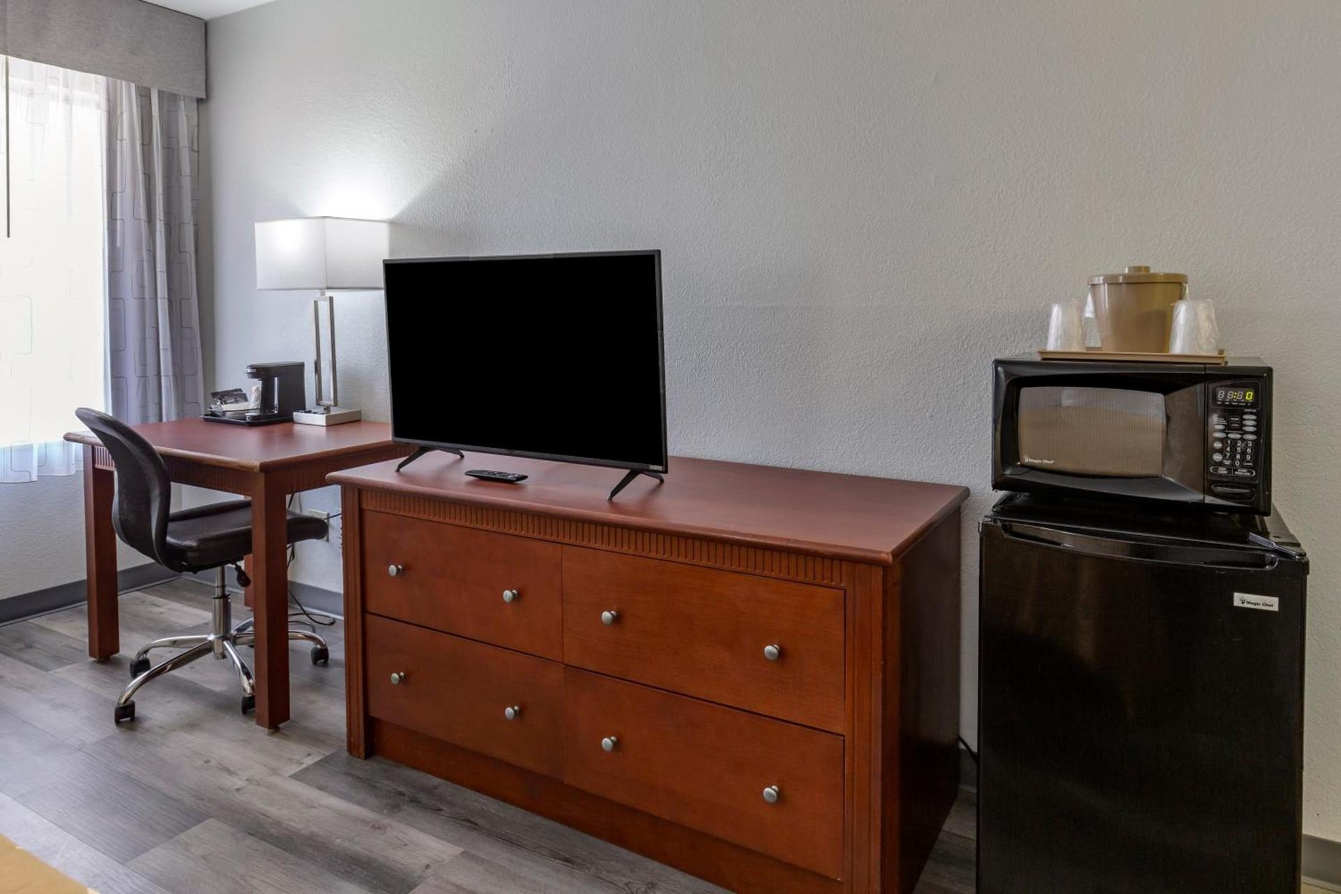 Quality Inn Fayetteville near Fort Bragg photo 8