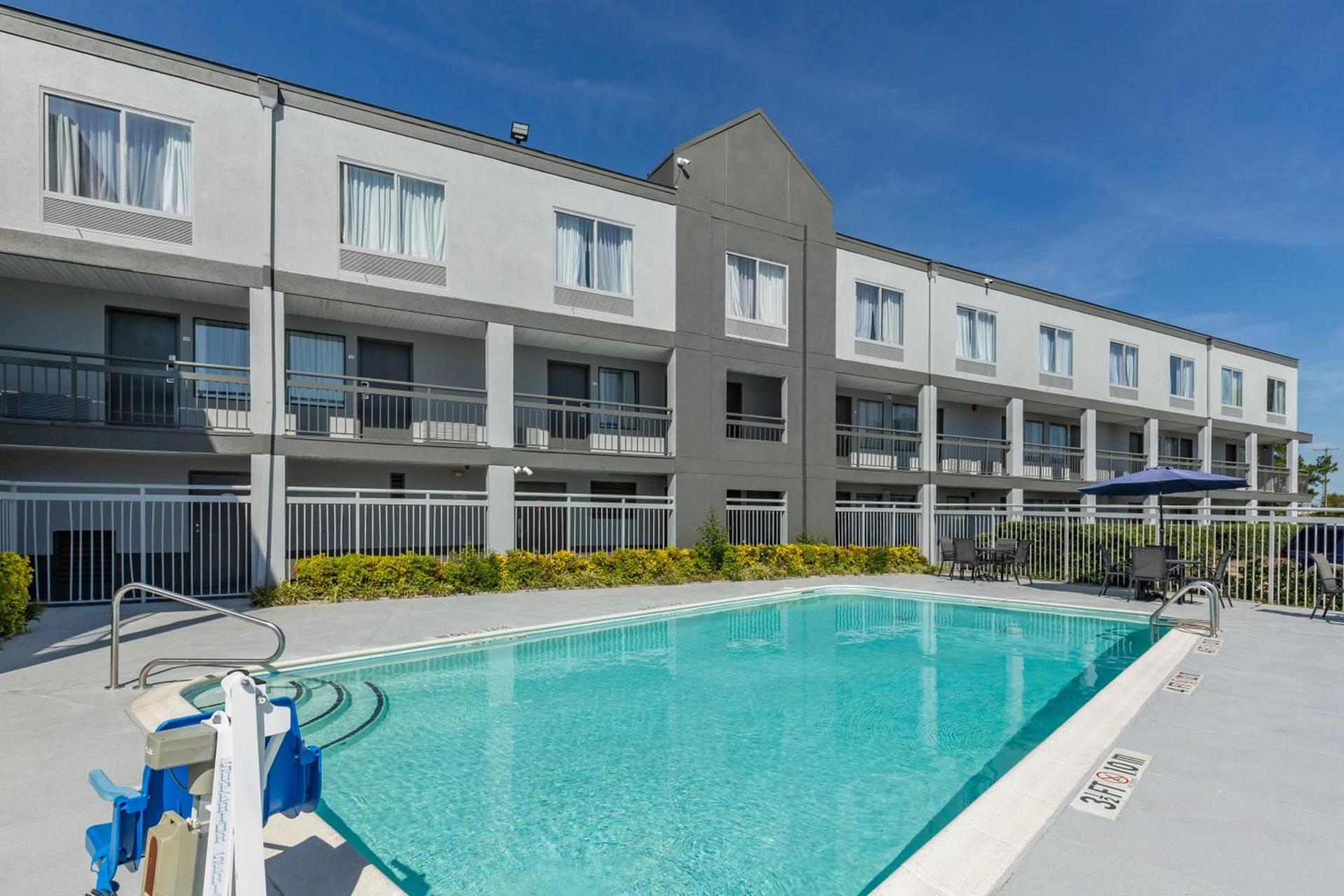 Quality Inn Fayetteville near Fort Bragg photo 14