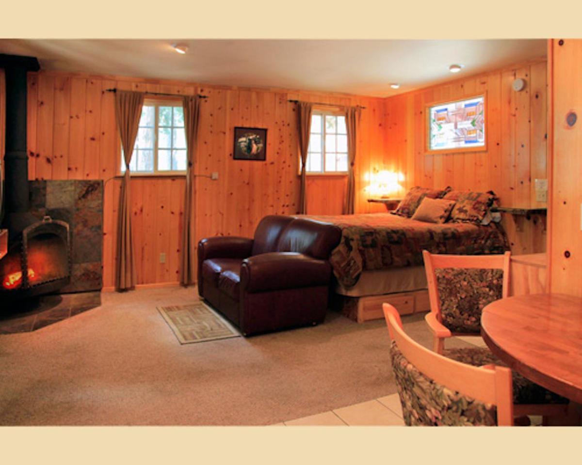 Silver Pines Lodge photo 13