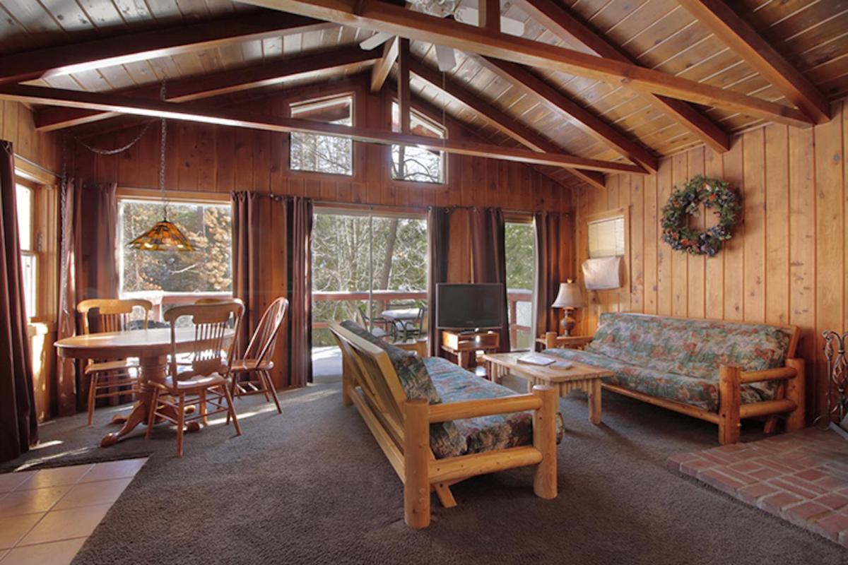 Silver Pines Lodge photo 12