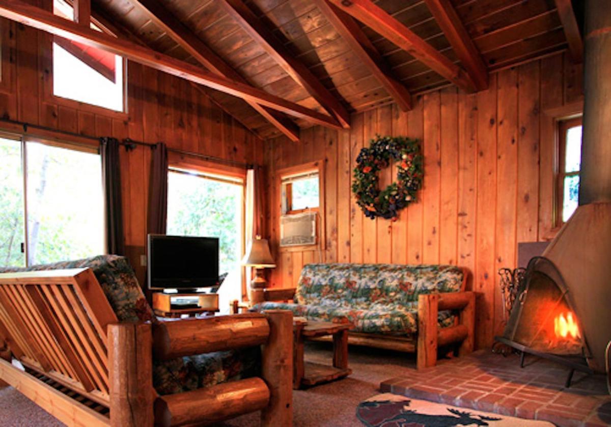 Silver Pines Lodge photo 10