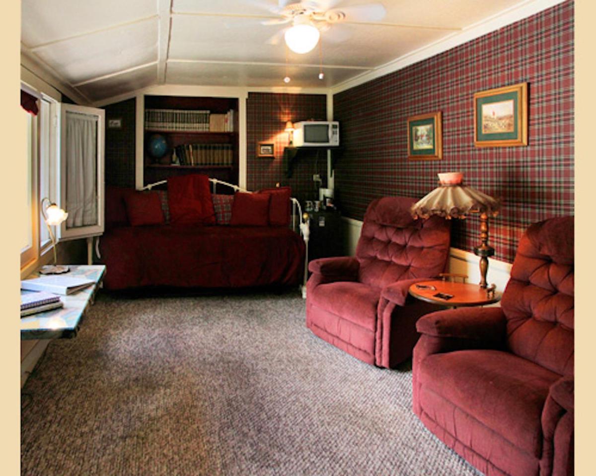 Silver Pines Lodge photo 52