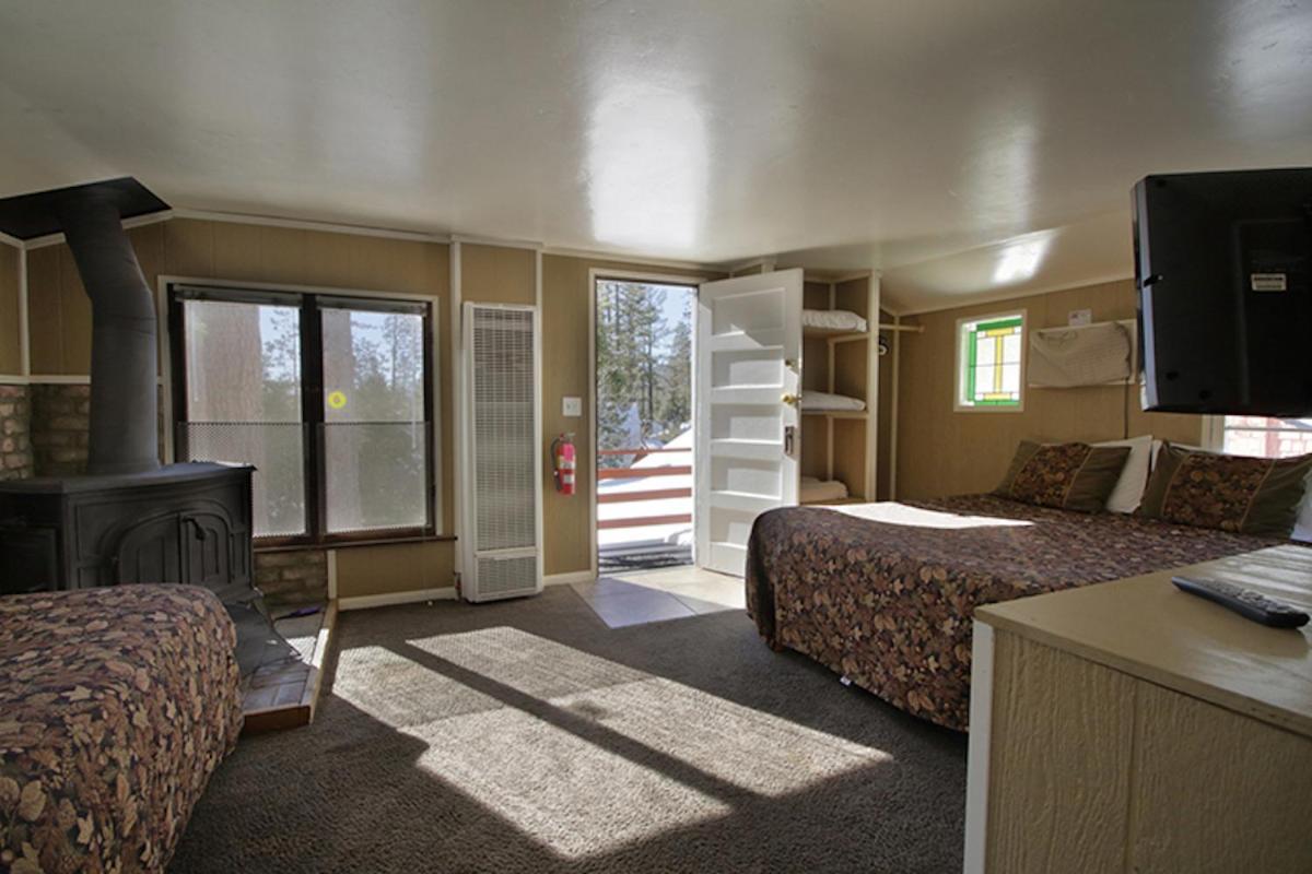 Silver Pines Lodge photo 55