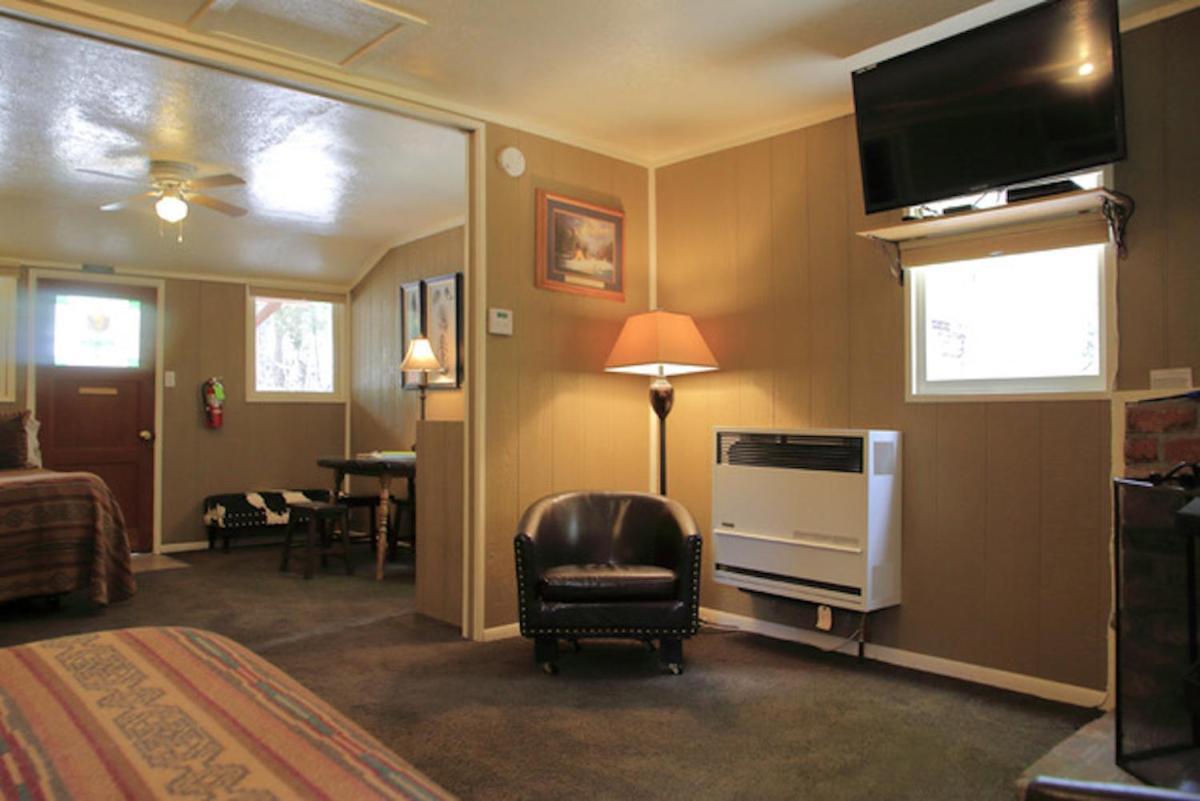 Silver Pines Lodge photo 68