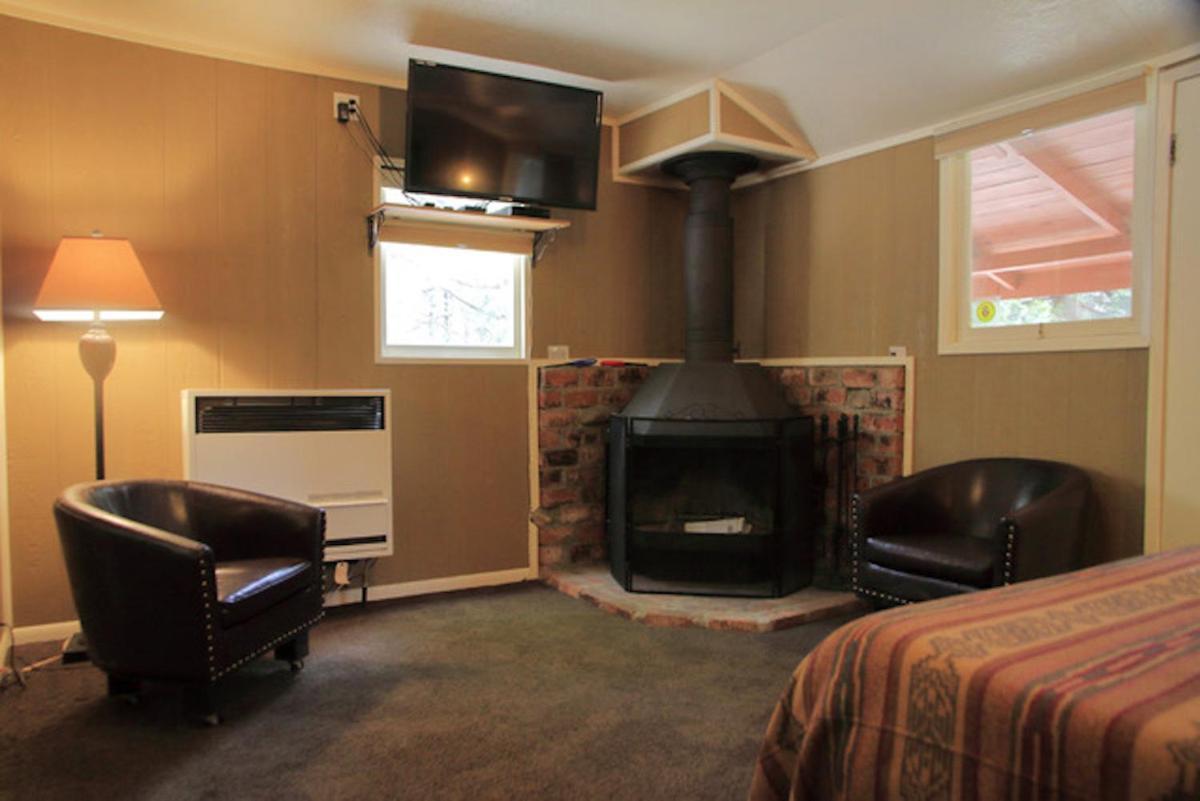 Silver Pines Lodge photo 67