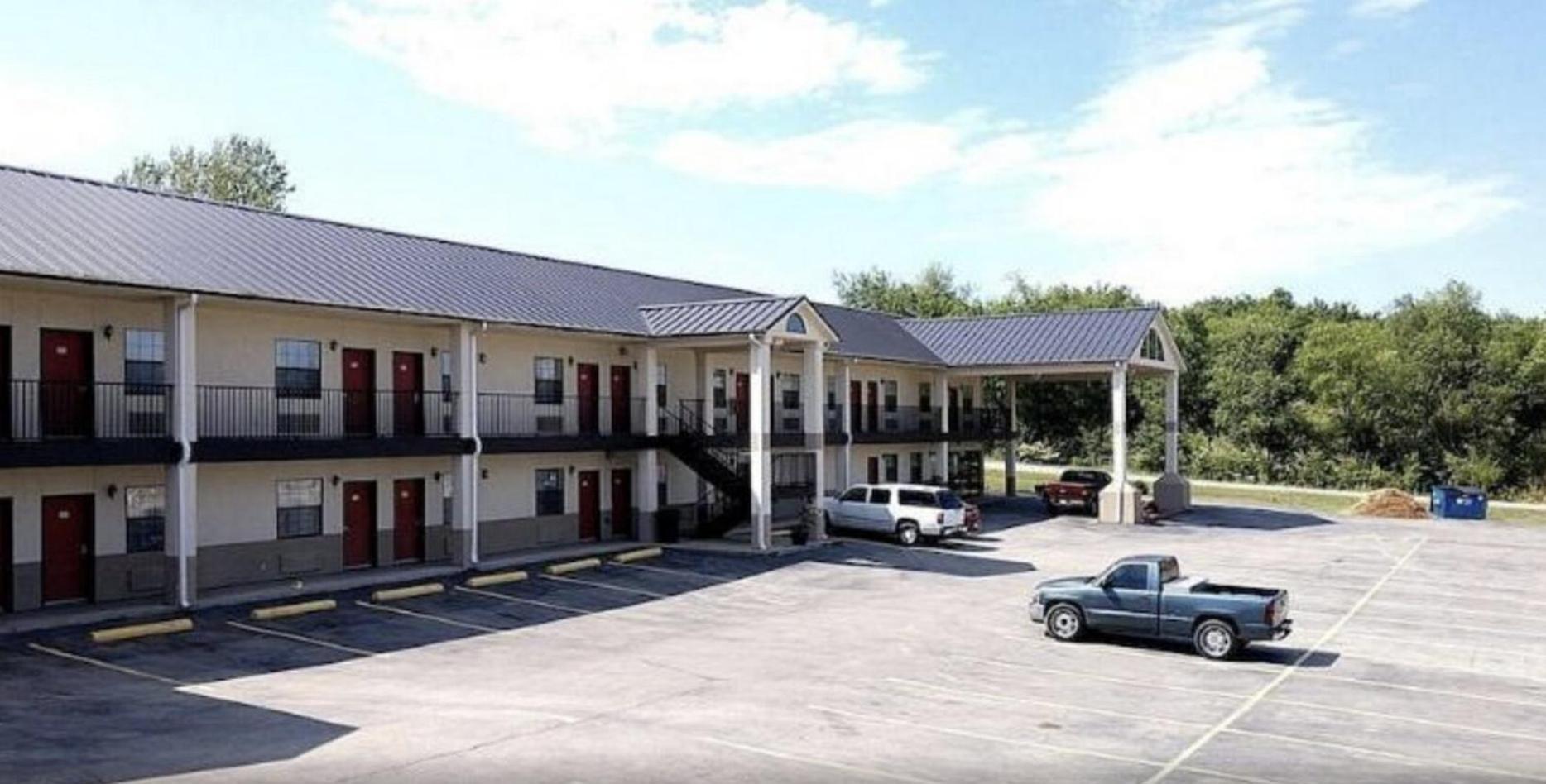 HiWay Inn Express Kiowa Hwy 69 photo 1