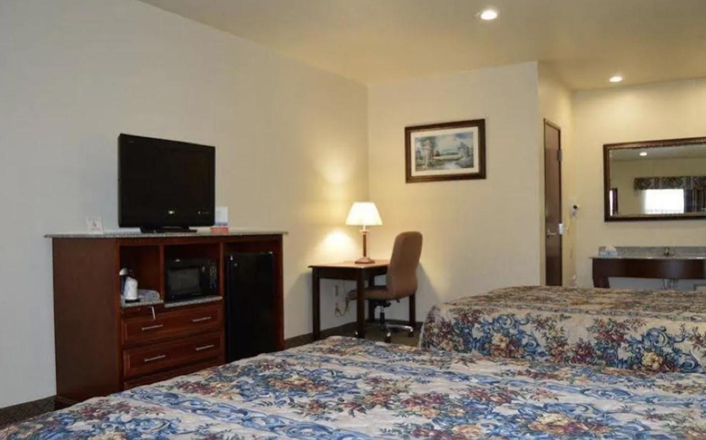 HiWay Inn Express Kiowa Hwy 69 photo 6