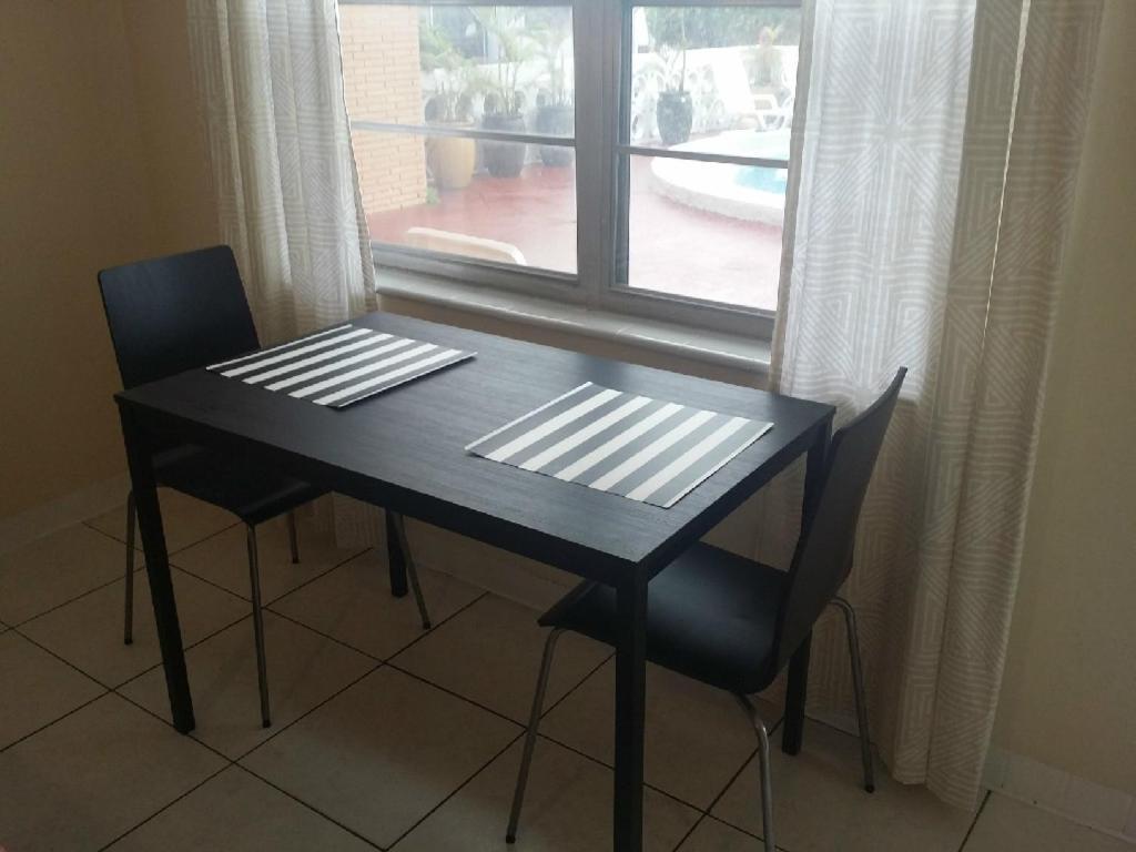 Shores Terrace photo 8