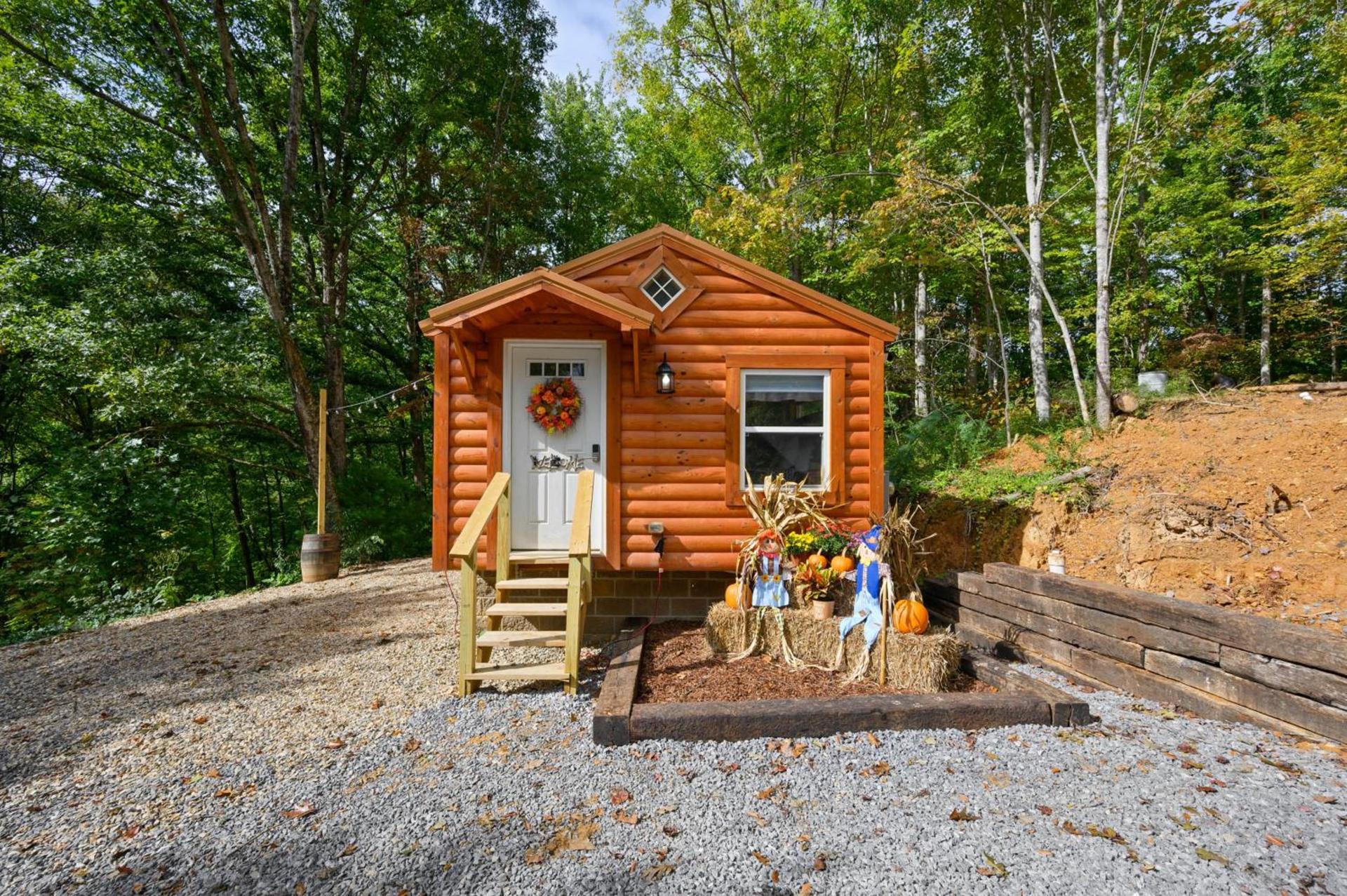 Cozy Cabins of Cosby photo 18